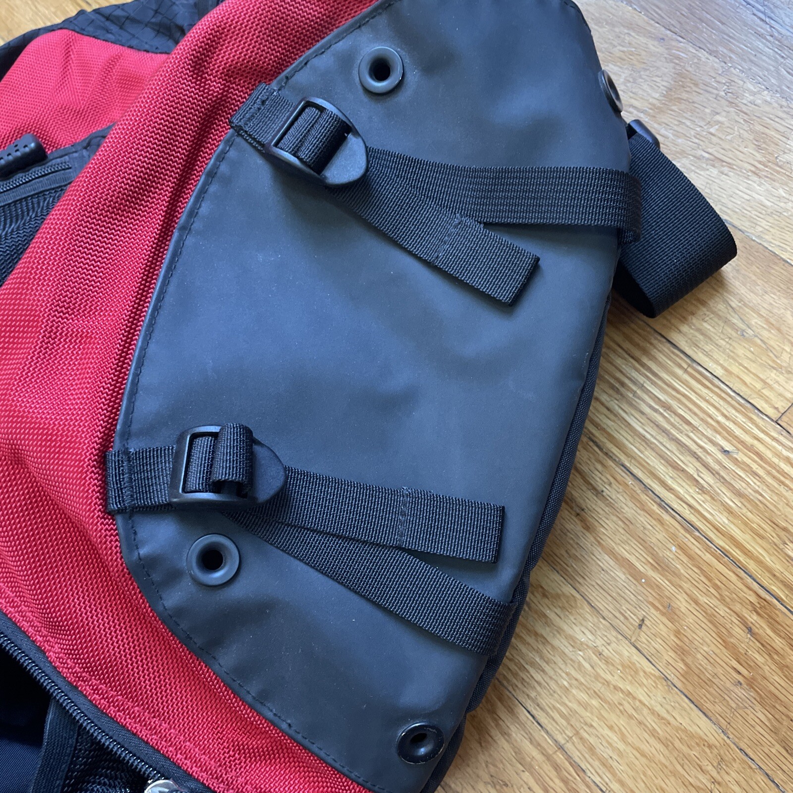 Oakley Sandbag Sling Tactical Bag Pack Red Black Software Icon+Phone Case AP