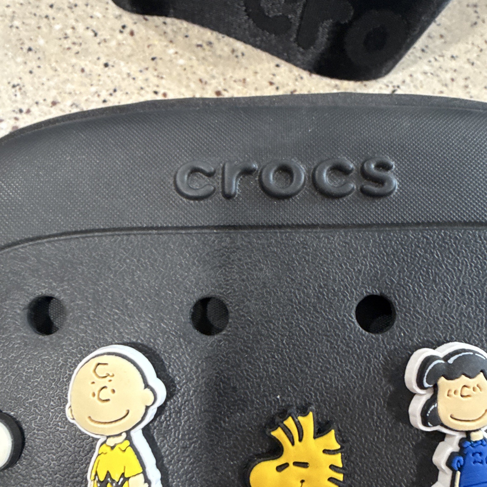 Crocs Black Small Crossbody Bag Zip Adjustable Strap w/ Peanuts Jibbitz