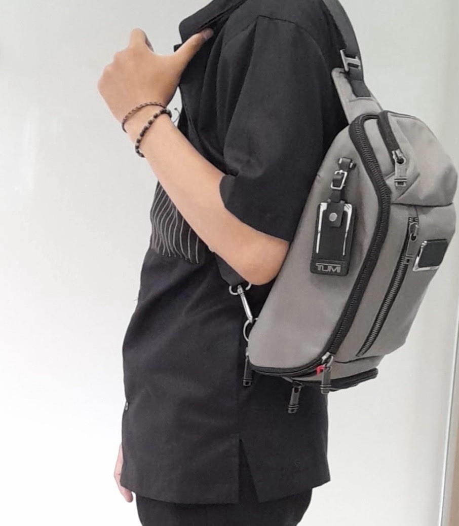 NWT TUMI Alpha Bravo Kelley Sling Alloy Gray