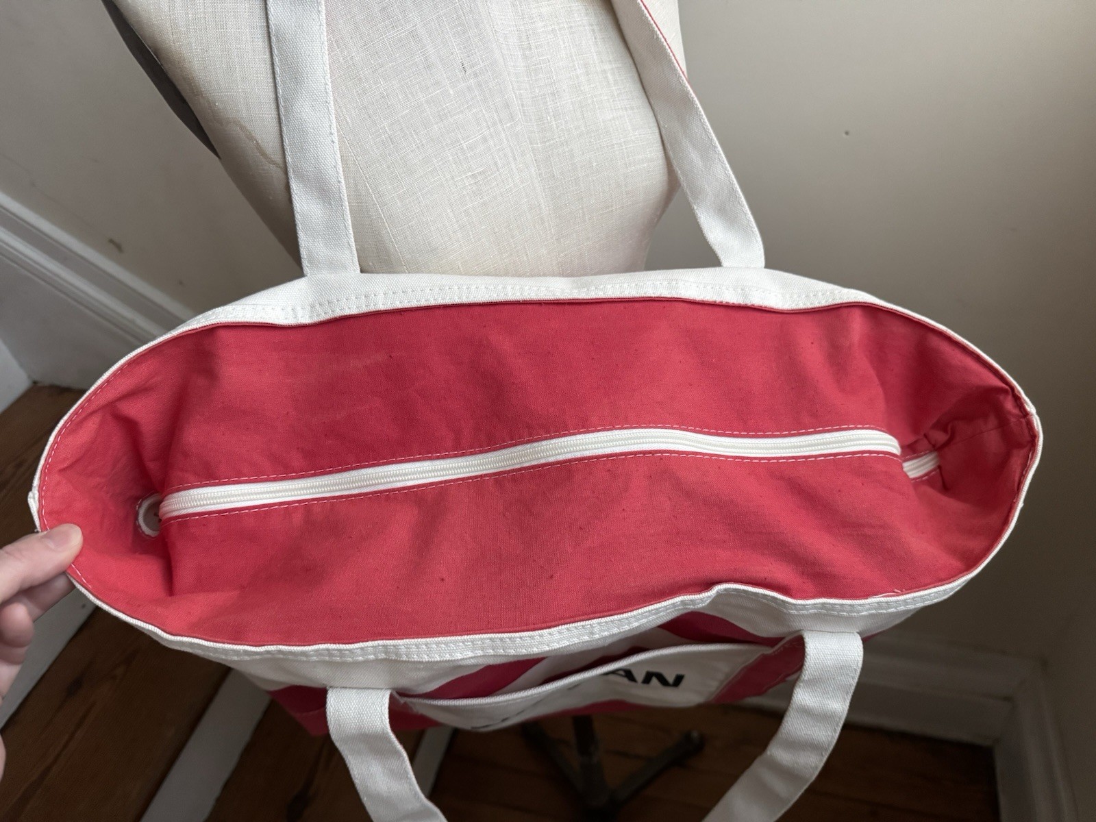 Nissan Summer Zip Tote Retro Beach Bag Red & White Striped Canvas 2013