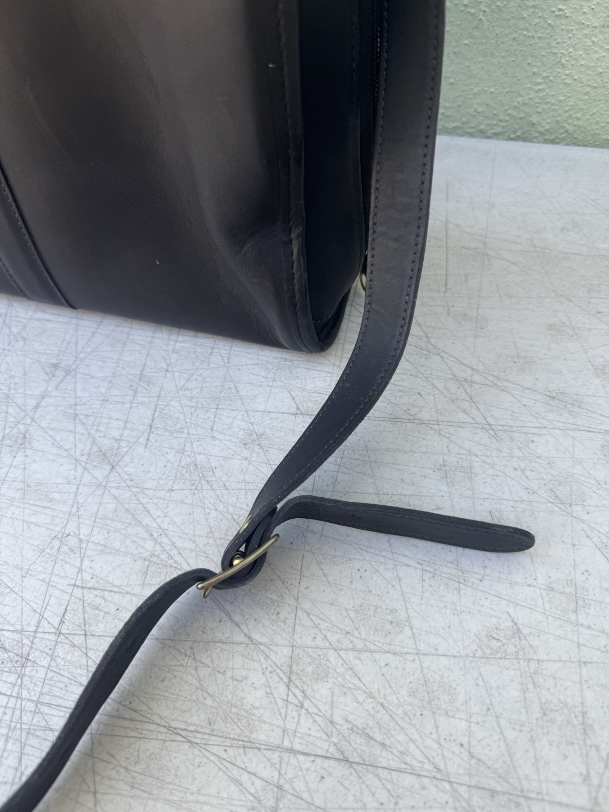 Vintage SCHLESINGER Black LEATHER BRIEFCASE Cowhide Shoulder Strap 17” X 12”