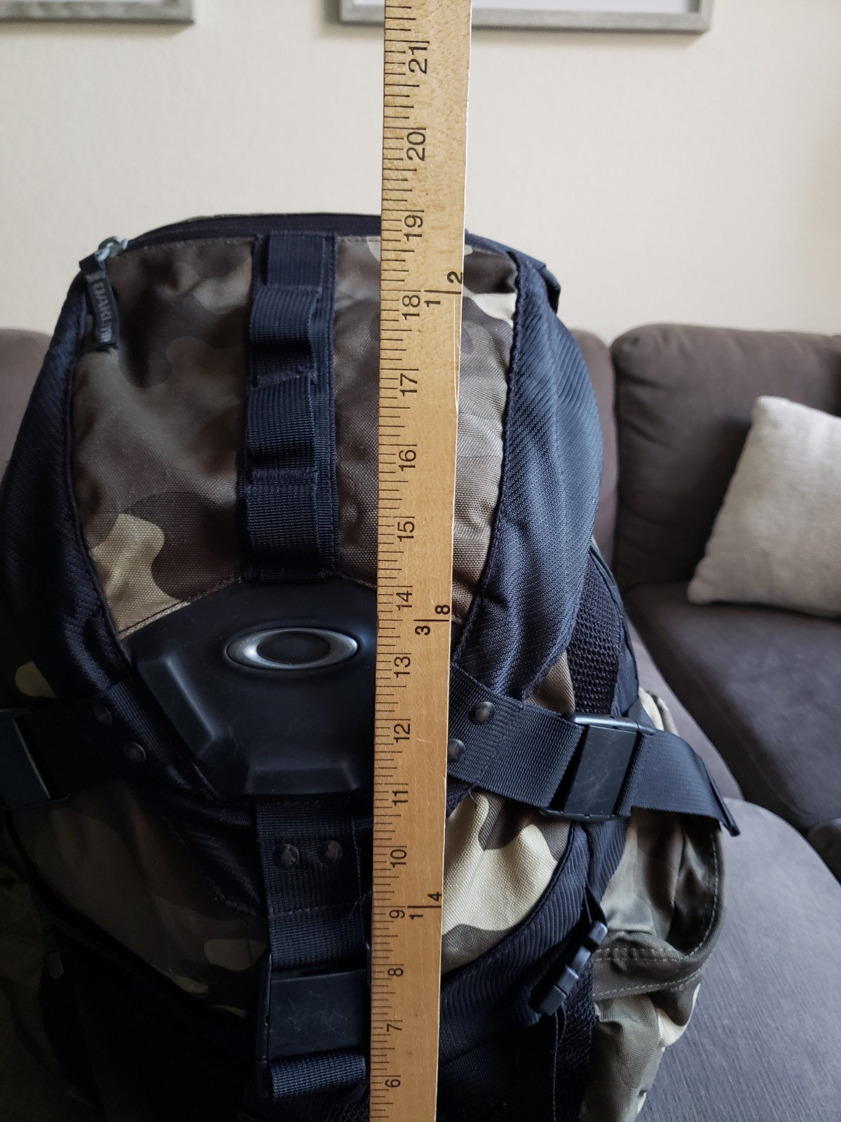 Oakley Icon 2.0 Tactical Backpack Camo/Black Padded Back – VERY CLEAN -Read Desc