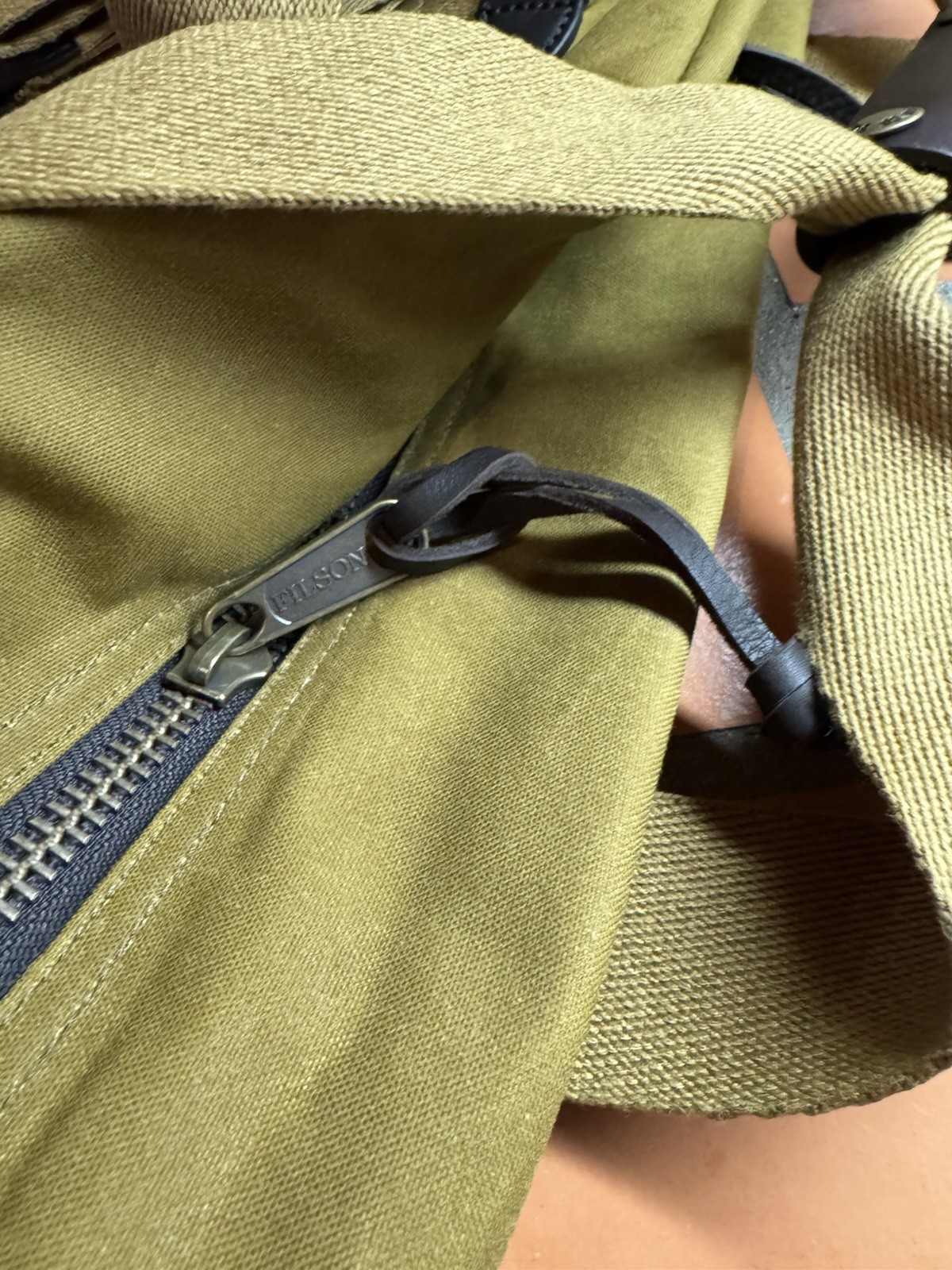 Filson Tin Cloth Small Duffle Bag Dark Tan NWT 20% Off MSRP 33L, 18L x 11W x 10H