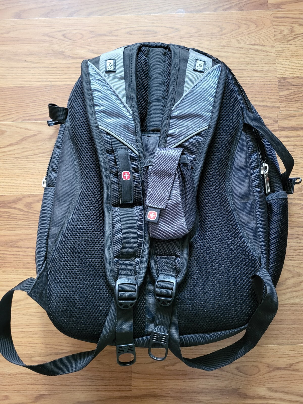 Swiss Army Wenger Airflow Backpack WTRA-18-JH3106 J28 Windows Phone Branded RARE