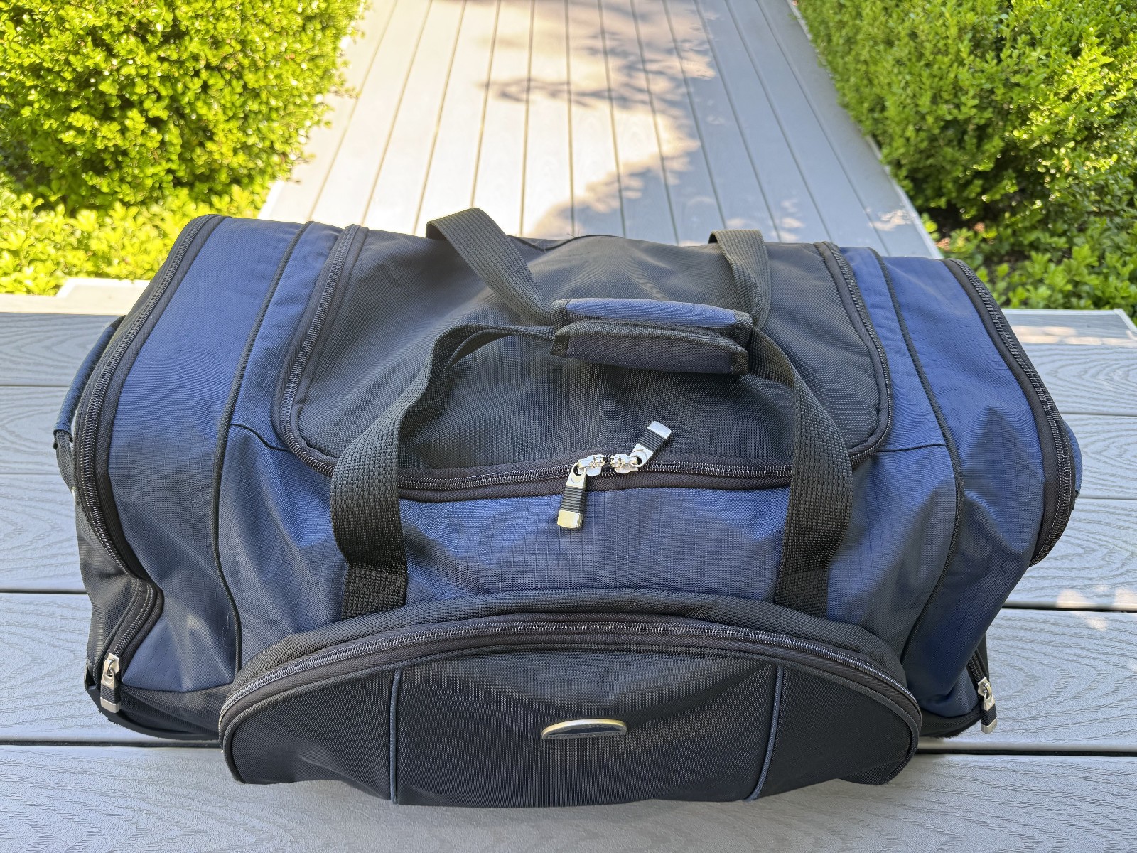 HIGHLAND TREK BLUE & BLACK 28″ ROLLING PULLMAN DUFFLE SHOULDER GYM BAG LUGGAGE