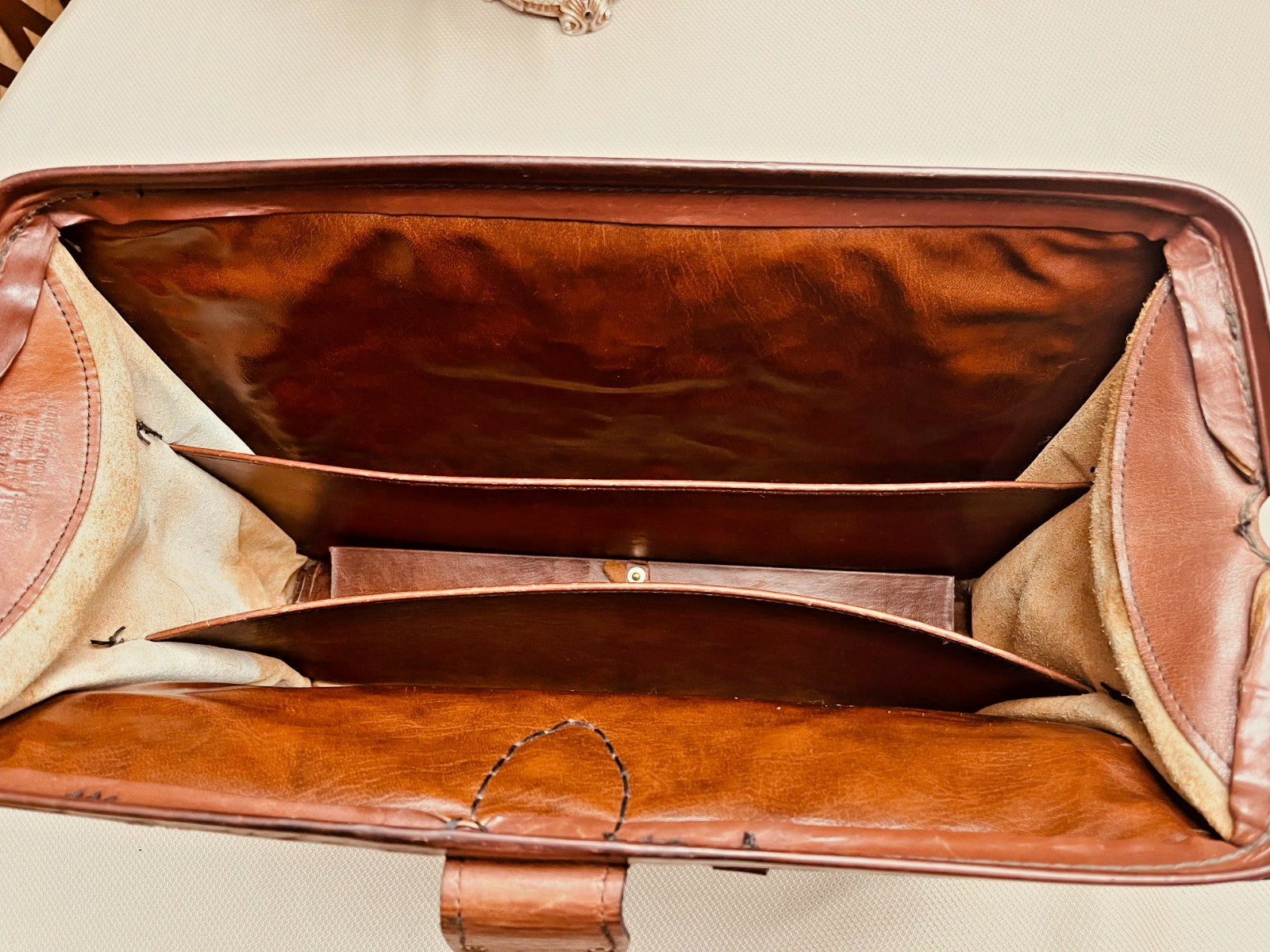 SCHLESINGER BROTHERS Tan Heavy Leather Briefcase / Lawyer Bag – Made in USA