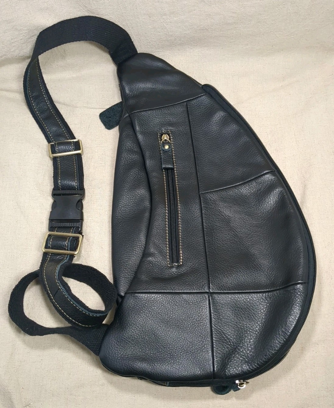 Men’s Crossbody Sling Bag Adjustable Strap Zip Outer Pockets Casual Travel Black