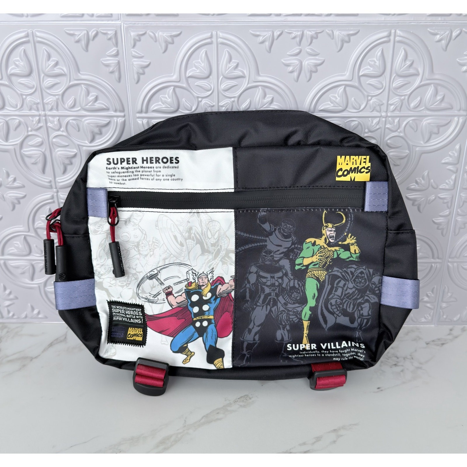 Marvel Avengers Heroes and Villains Collection – Thor & Loki Comic Art Hip Pack