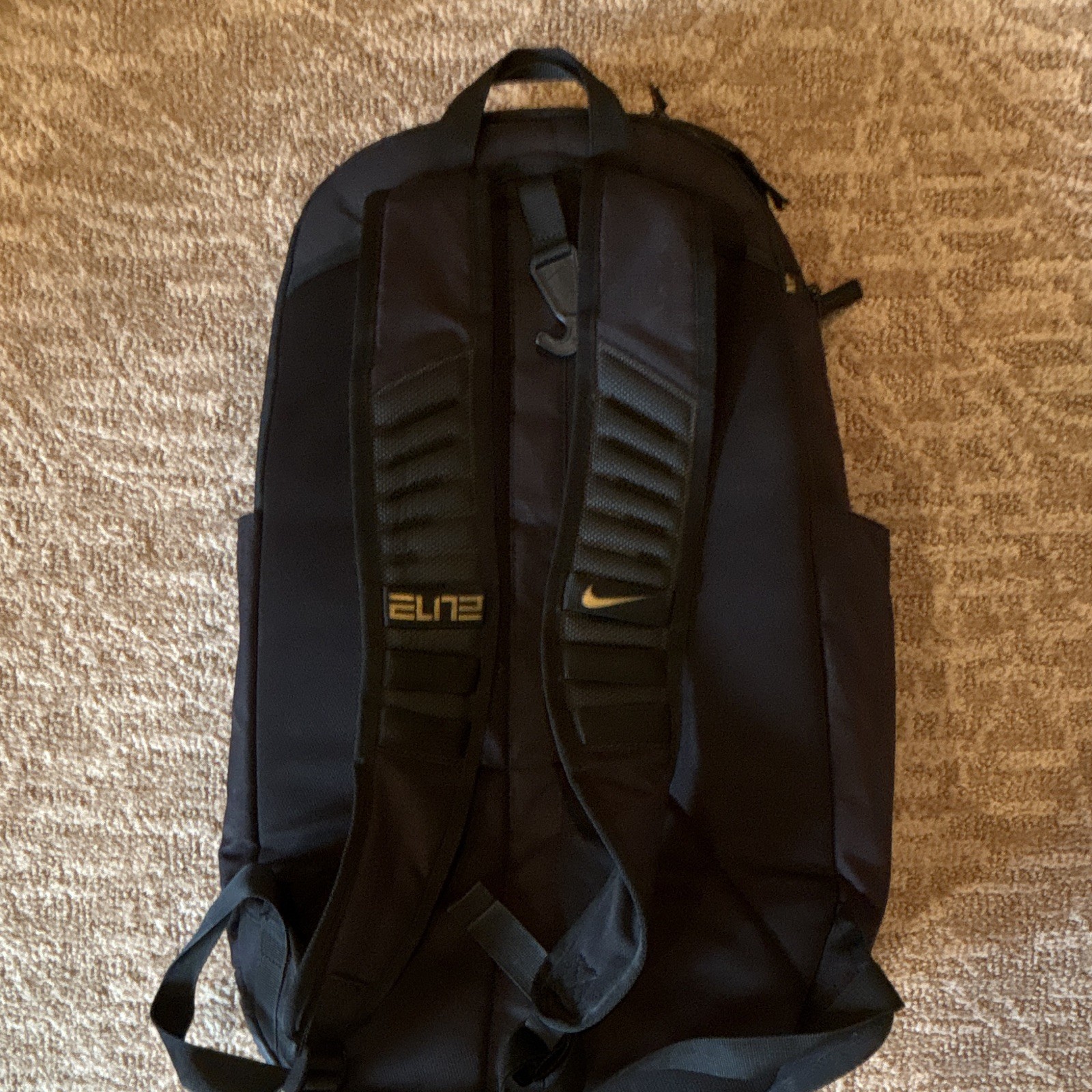 Nike Elite Black Men’s Large Zip Backpack Sports Travel Padded Straps