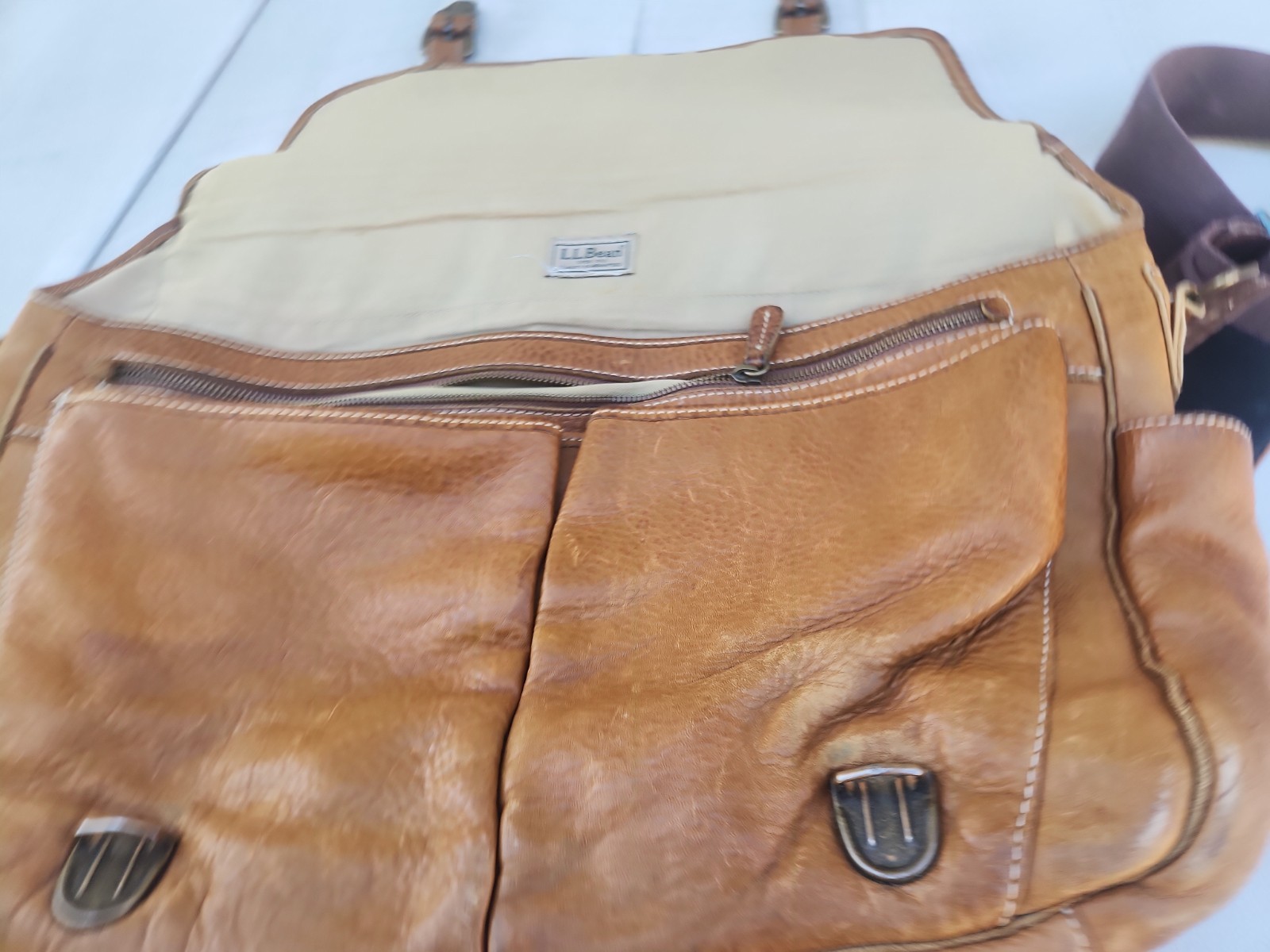 Vtg LL Bean Leather Laptop Messenger Briefcase Tan Bag Expandable Distressed