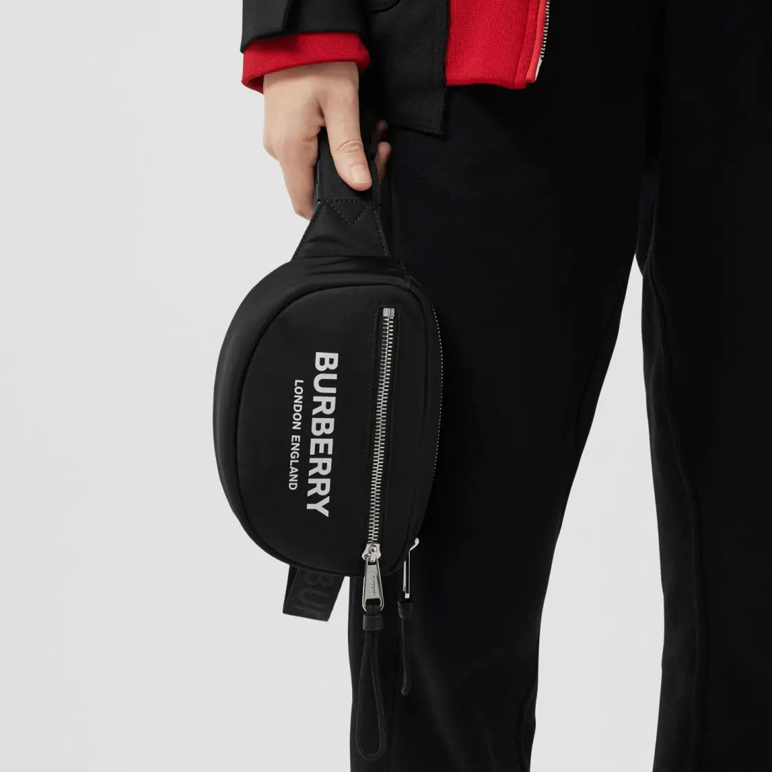 Burberry Camera Crossbody Chest Waist Bag Men’s 7.3×1.5×4.9 in