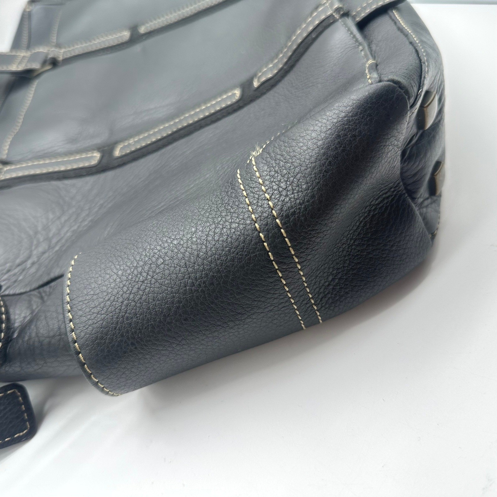 Levenger Black Pebbled Leather Briefcase Laptop Bag Messenger Contrast Stitch