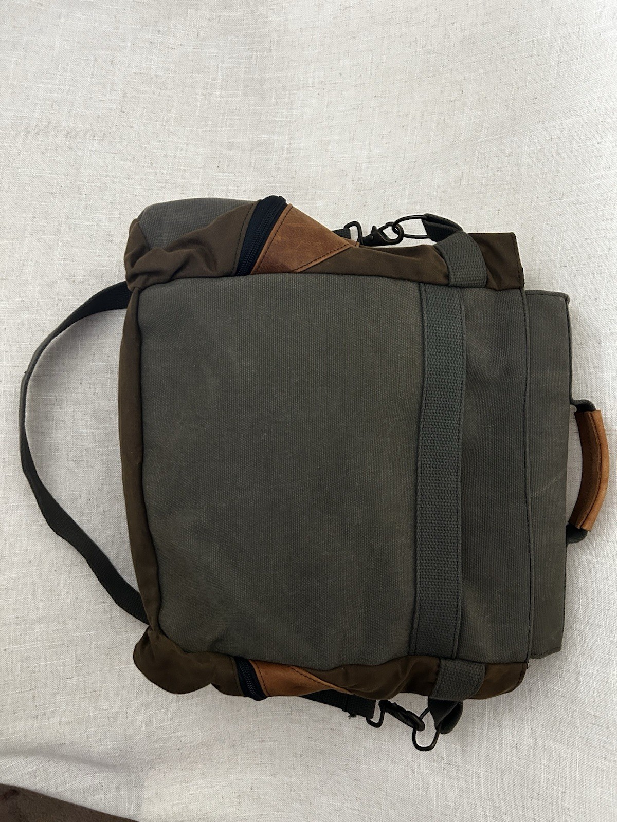Cargill Gray/Brown Messenger Bag Crossbody Adjustable Strap Pockets Zip Lock