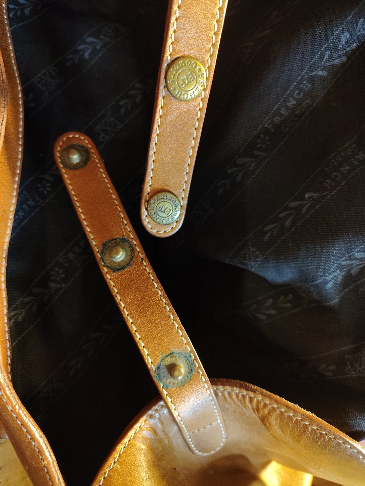Vtg Express French Country Full Grain Leather Duffle Tack Bag Distressed Look