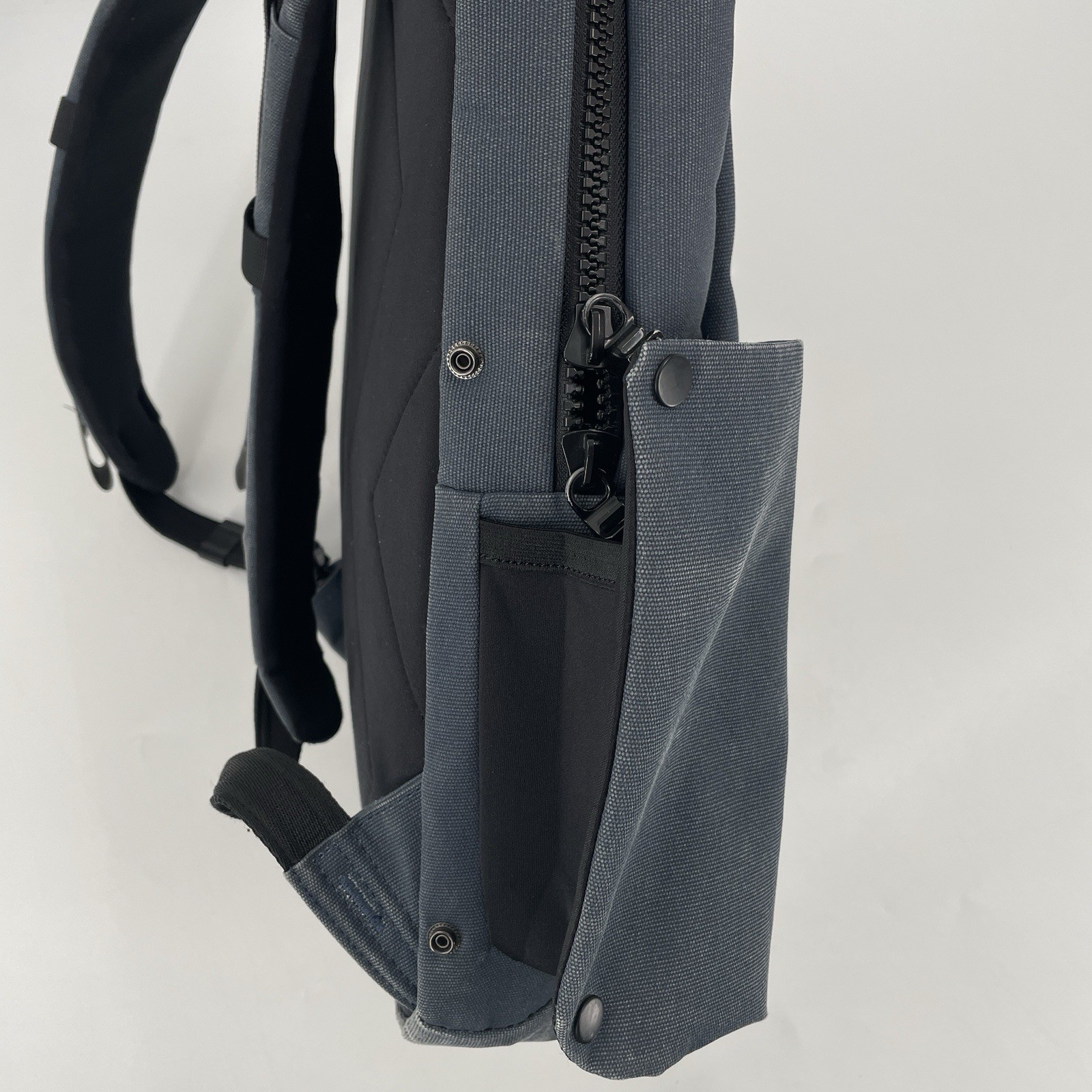 Pacsafe Instasafe 25181 Backpack in Blue – 20L Laptop Backpack – RFID Safe