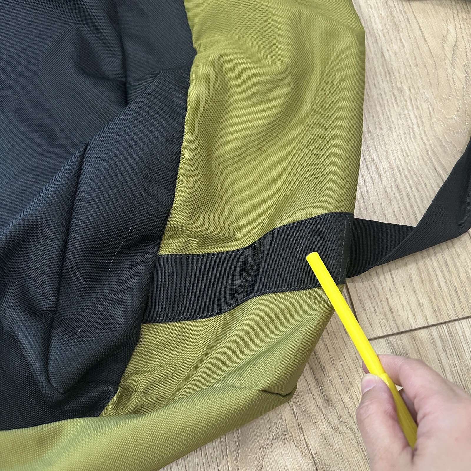 Timberland Olive green and black duffel bag 16x12x10 Inch