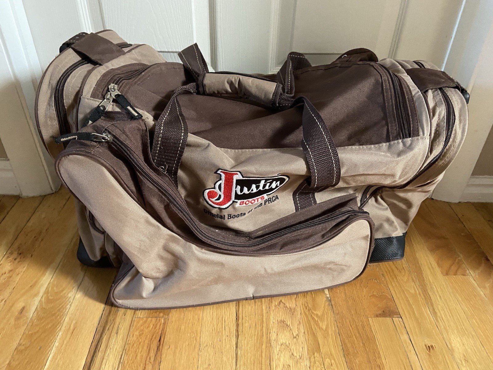 2011 Justin Boots NFR PRCA Rodeo Wrangler Las Vegas Brown Duffle Bag