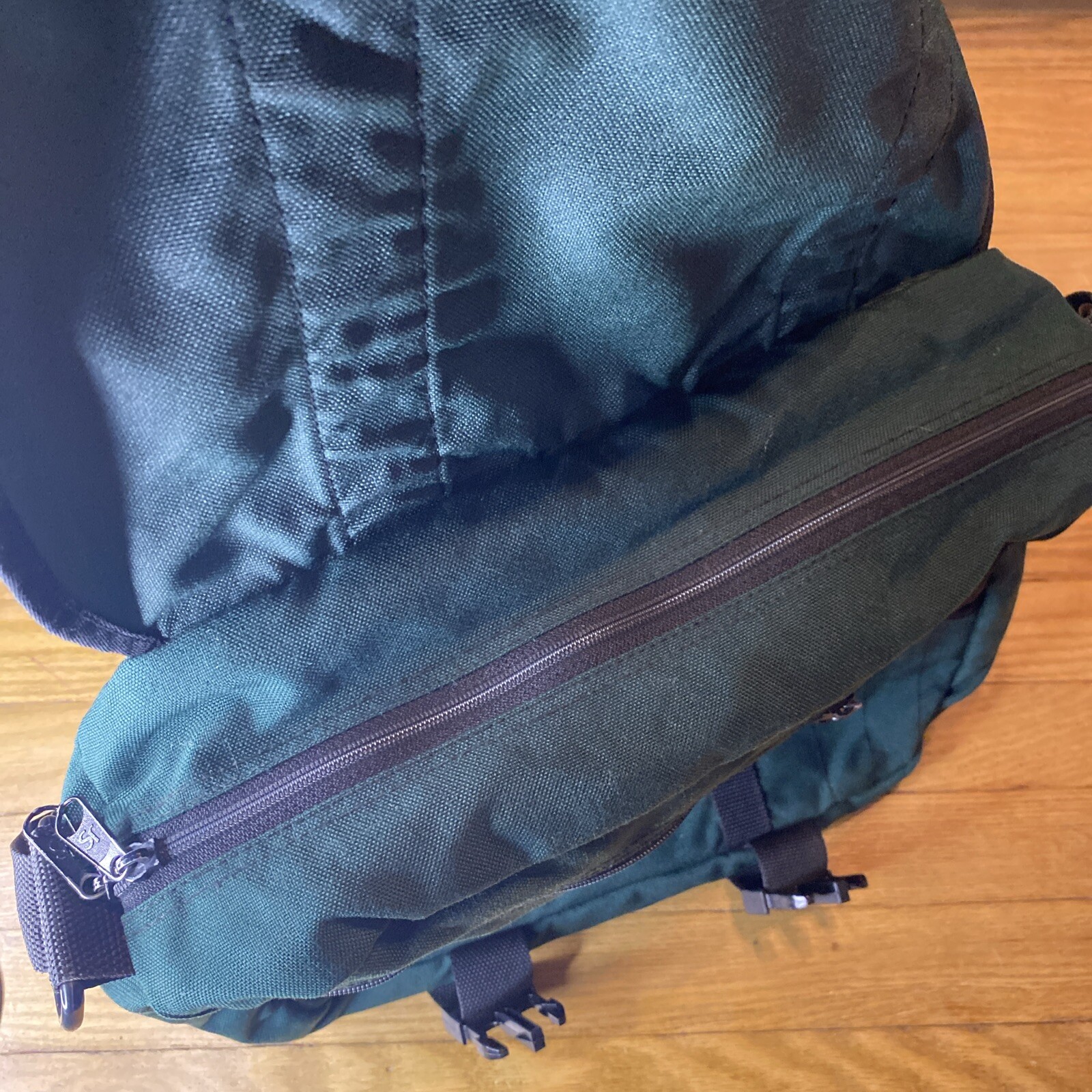 Jansport Green Laptop Messenger School Business Professional Bag