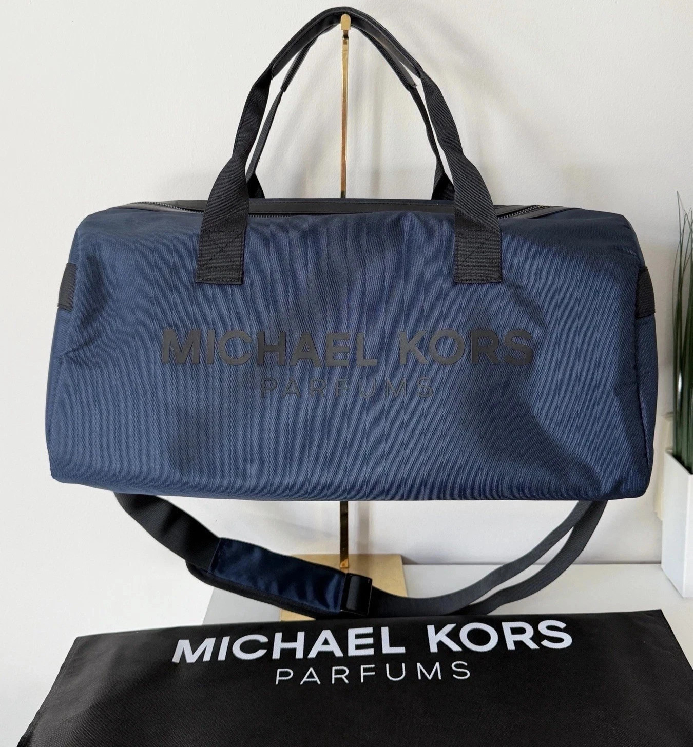 Michael Kors Parfums Duffle Dark Blue Travel Overnight Shoulder Gym Weekend Bag