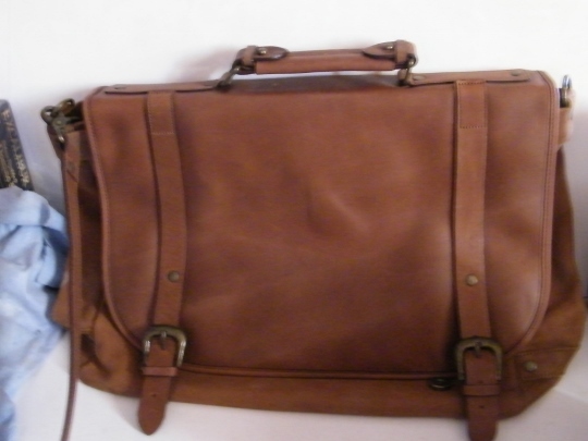 Genuine Leather Messenger Bag 15″ x 11.5″ x 6″ Brown New in Package