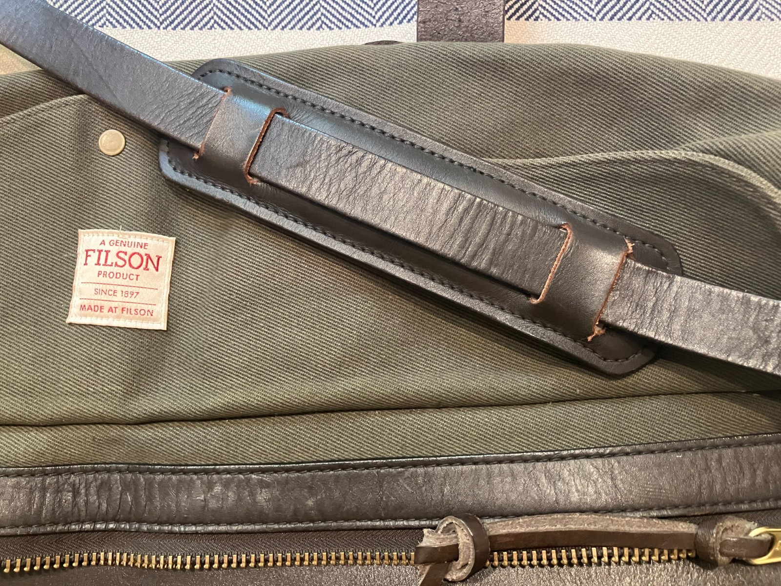 Filson Large Rugged Twill Duffle Bag Otter Green USA Bridle leather Old Style