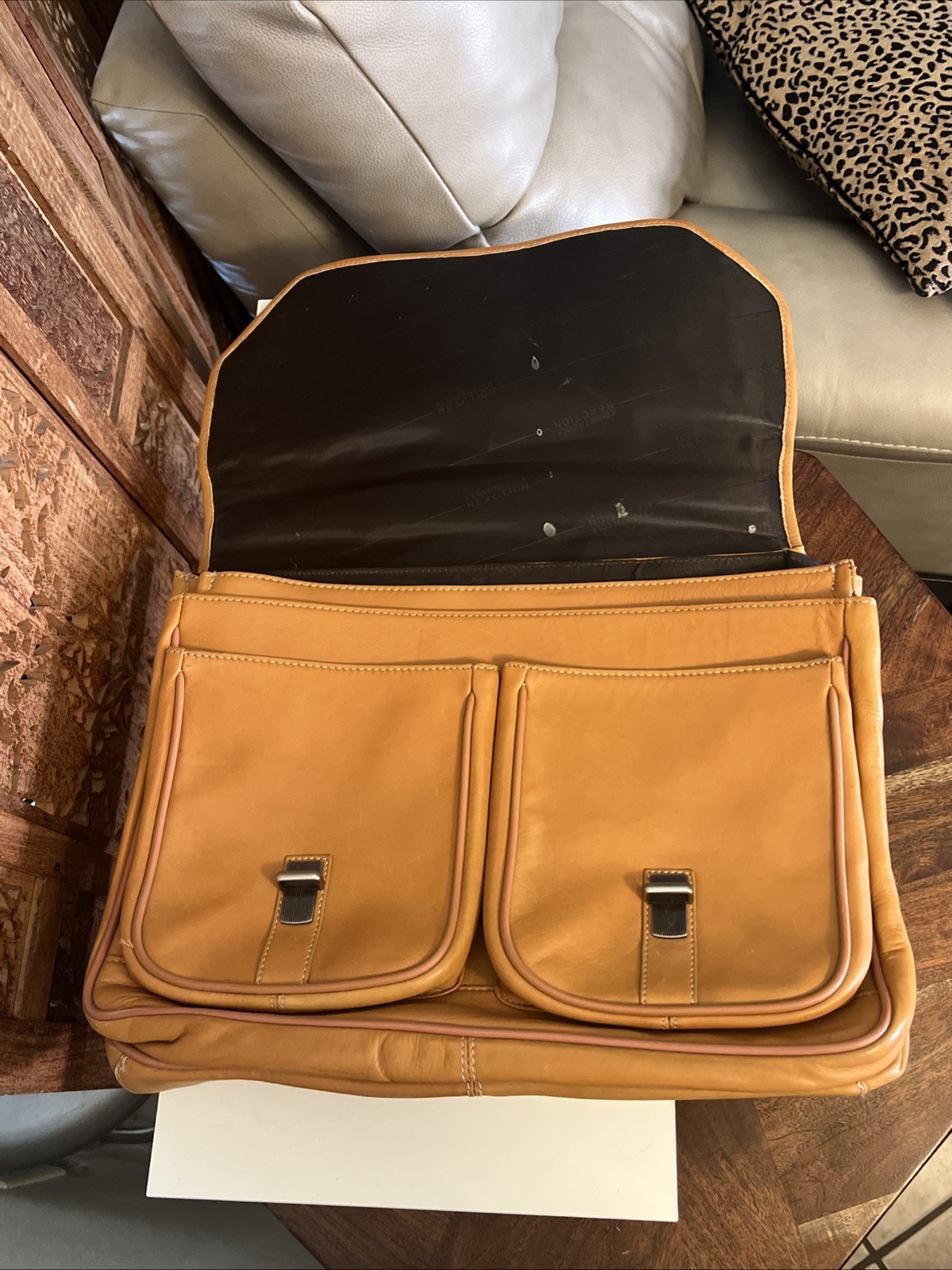 Kenneth Cole REACTION Tan Leather Business Messenger Briefcase Laptop Bag Supple