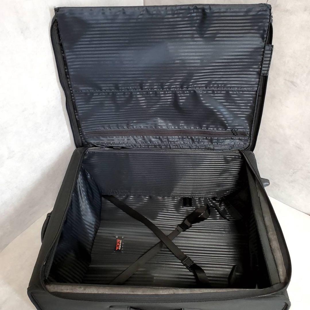 TUMI Large Carry Case Approximately 90L Large Capacity 2 Wheels Made in USA 2245