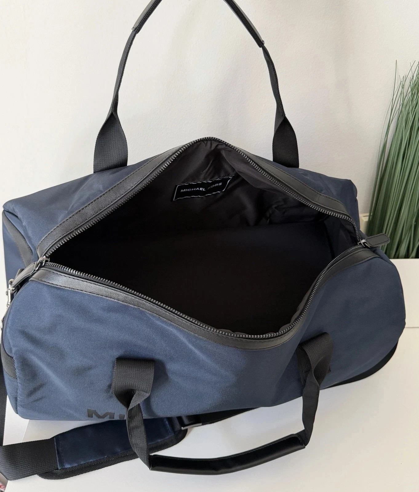 Michael Kors Parfums Duffle Dark Blue Travel Overnight Shoulder Gym Weekend Bag