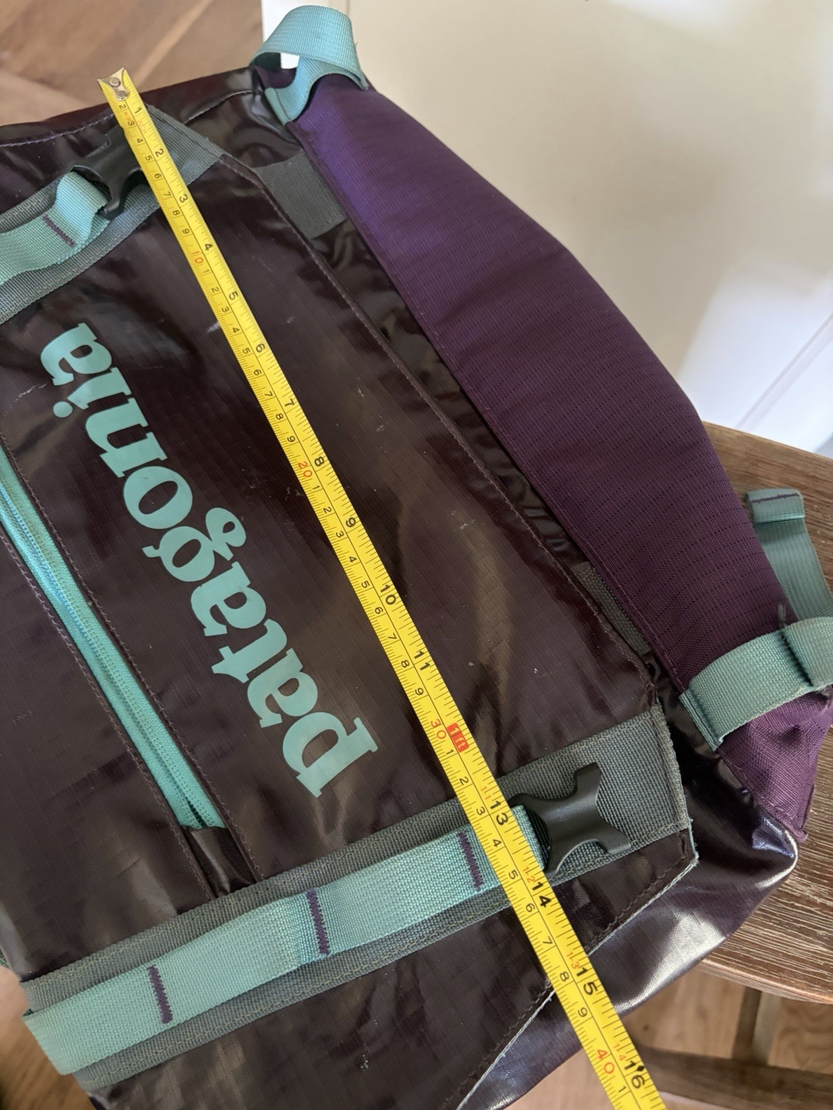Patagonia Black Hole Messenger 12L Bag Purple Teal Laptop Lightweight 49321