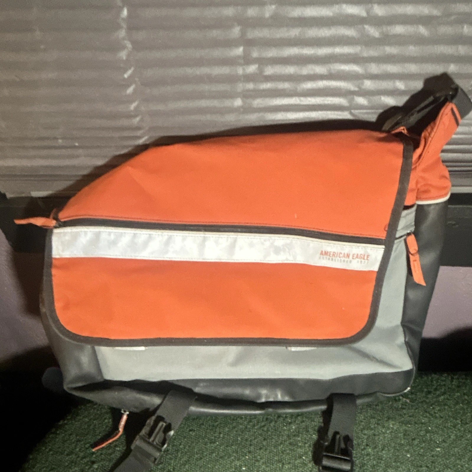 American Eagle Orange/Gray Messenger Bag Buckle Zip Adjustable Strap