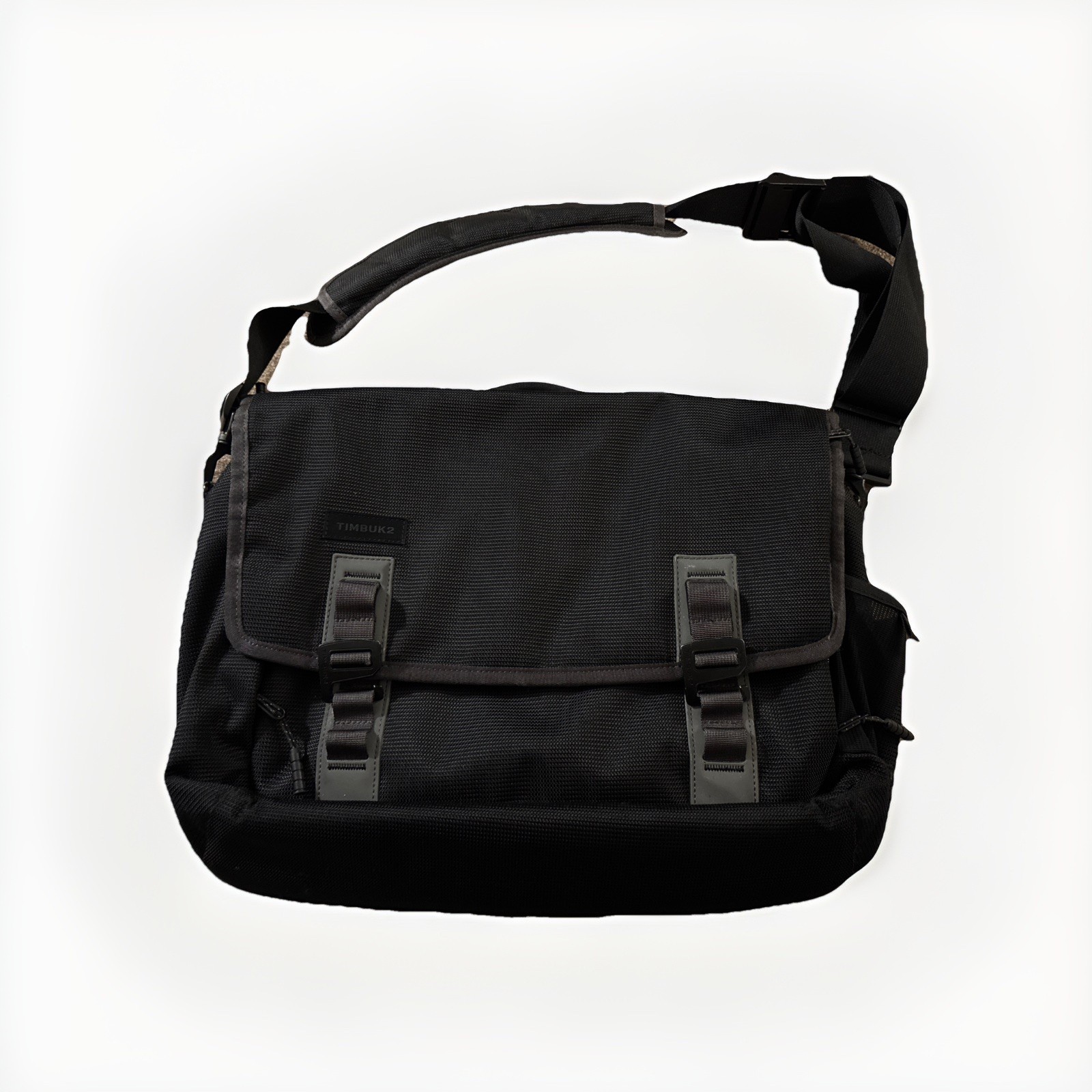 Timbuk2 Command Messenger Bag Black Crossbody Padded Laptop Adjustable Zip