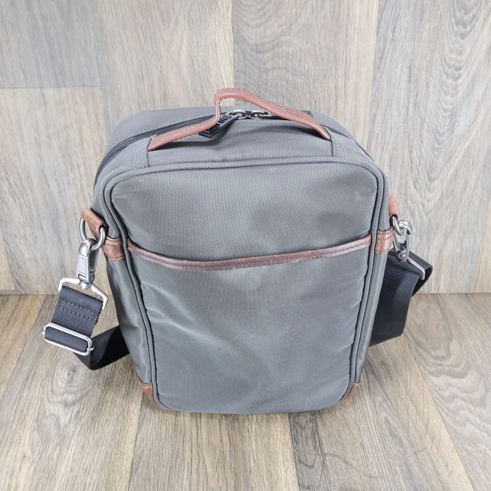 Duluth Trading Co Gray Ballistic Nylon Crossbody Messenger Bag Leather Trim