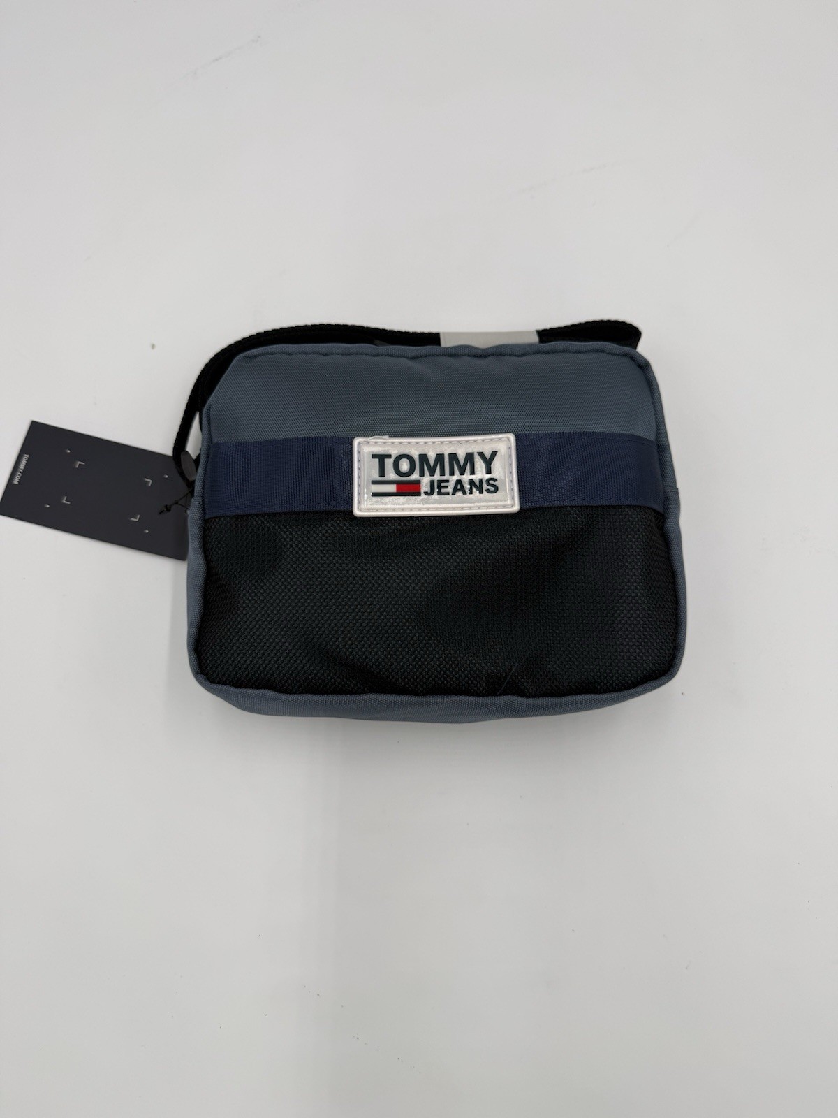 Tommy Hilfiger Sport Bag -BRAND NEW WITH TAG-