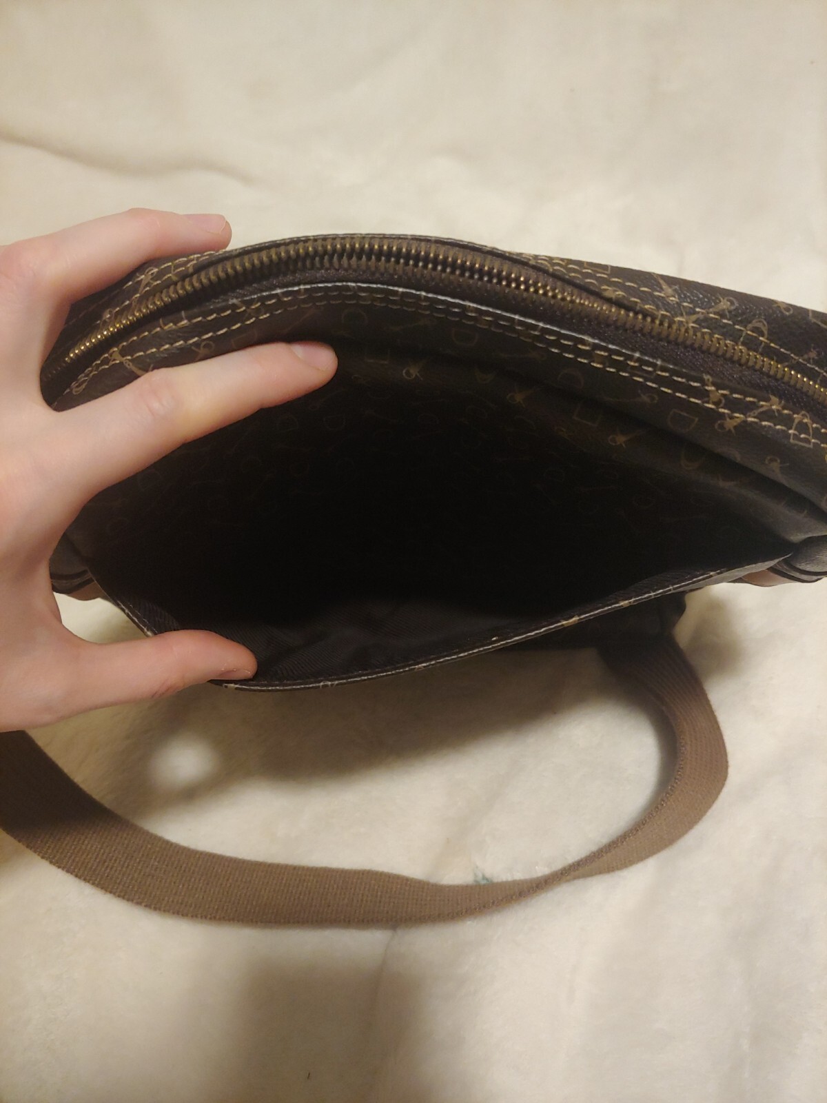 Shoulder bag