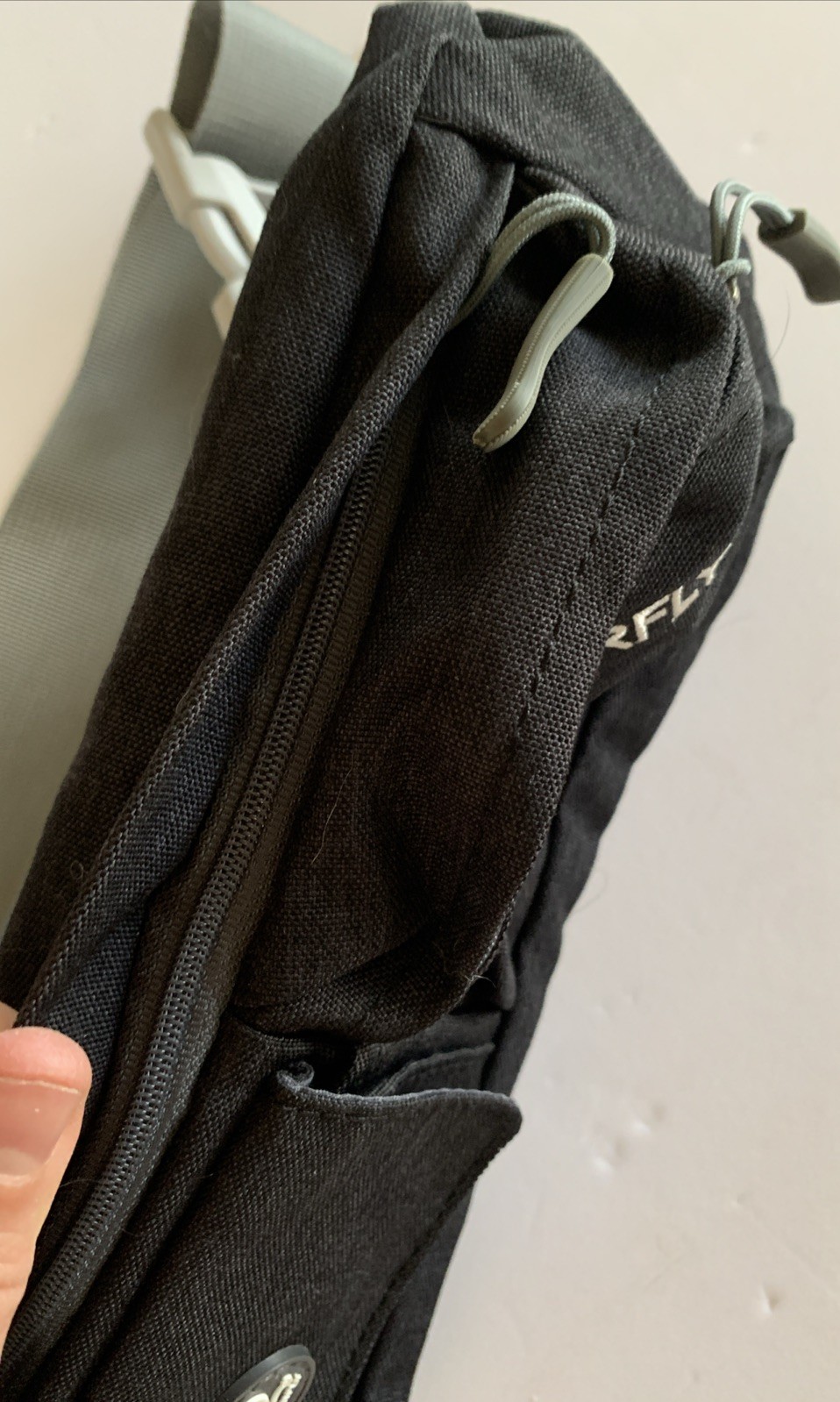 WATERFLY Fanny Pack Chest Bag Lightweight Adjustable Belt Zip Pockets Black