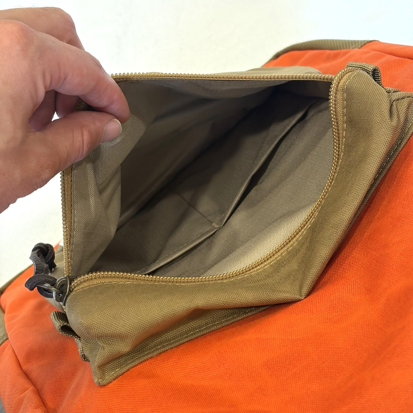 FILSON Surveyor 25L Backpack Dark Tan/Flame 20277987 NWT