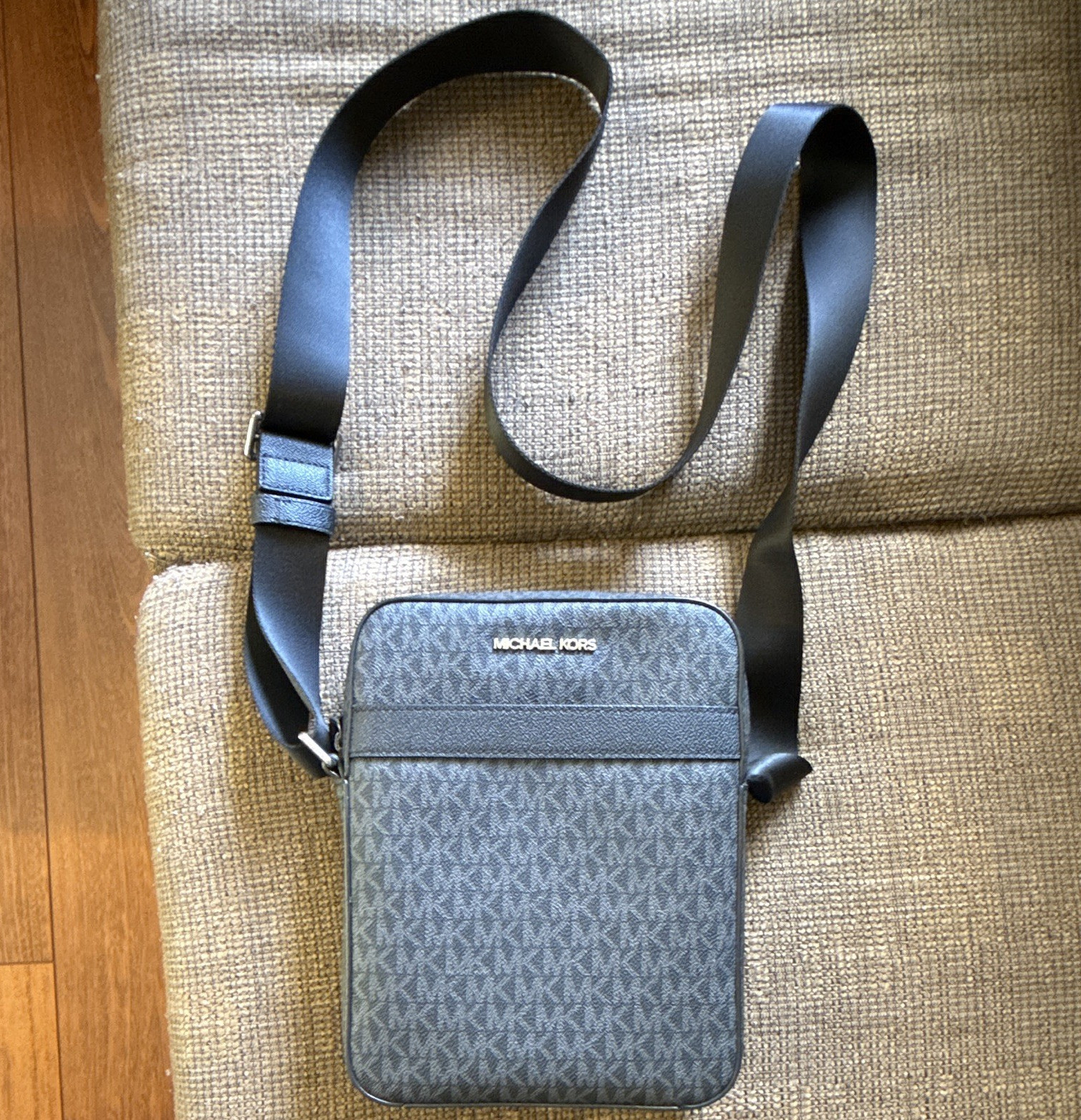 Michael Kors Men’s Gray/Black Logo Small Zip Crossbody Bag Adjustable Strap
