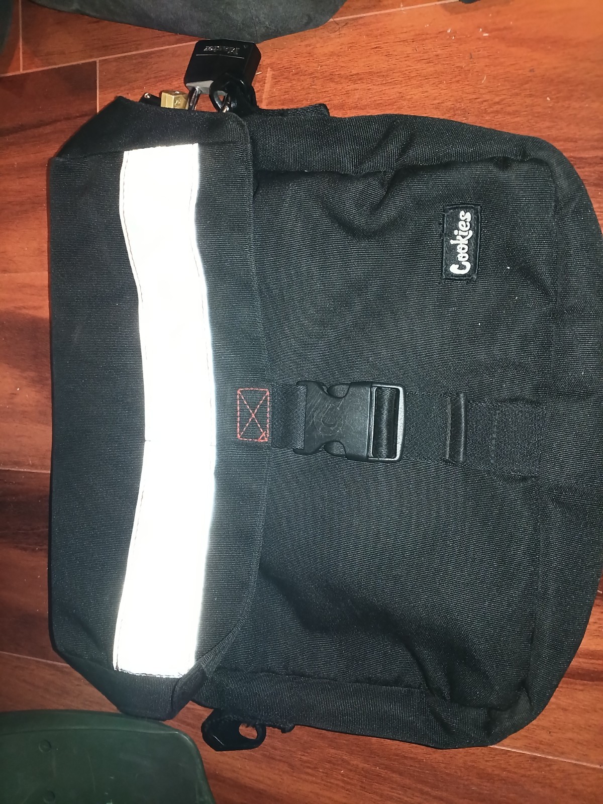 Cookies “Smell Proof” Black Zenith Shoulder Bag Authentic Cookies SF