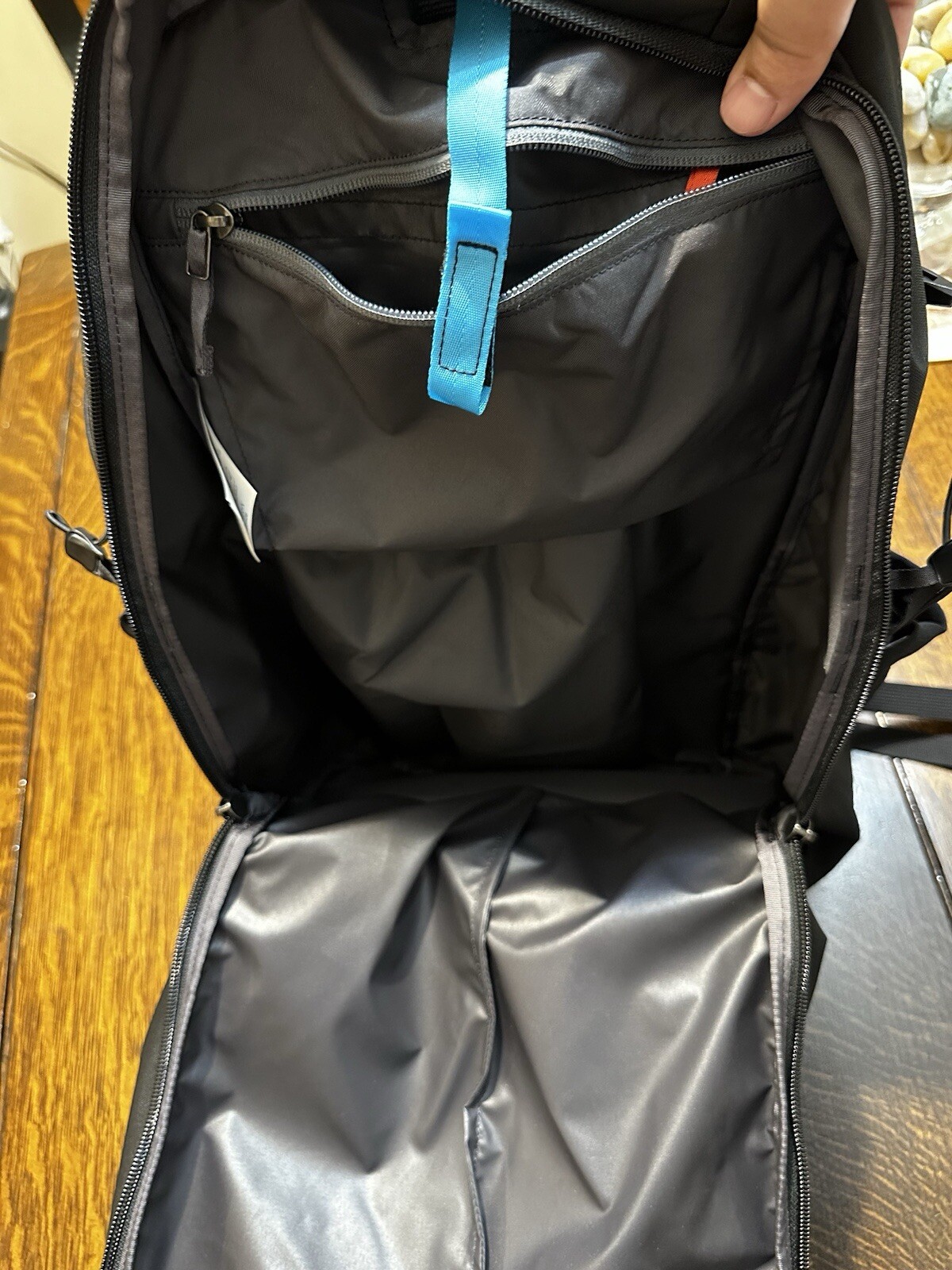 Arc’teryx Backpack Mantis 26 Backpack Black Gold Logo 26 Litre Backpack Rare