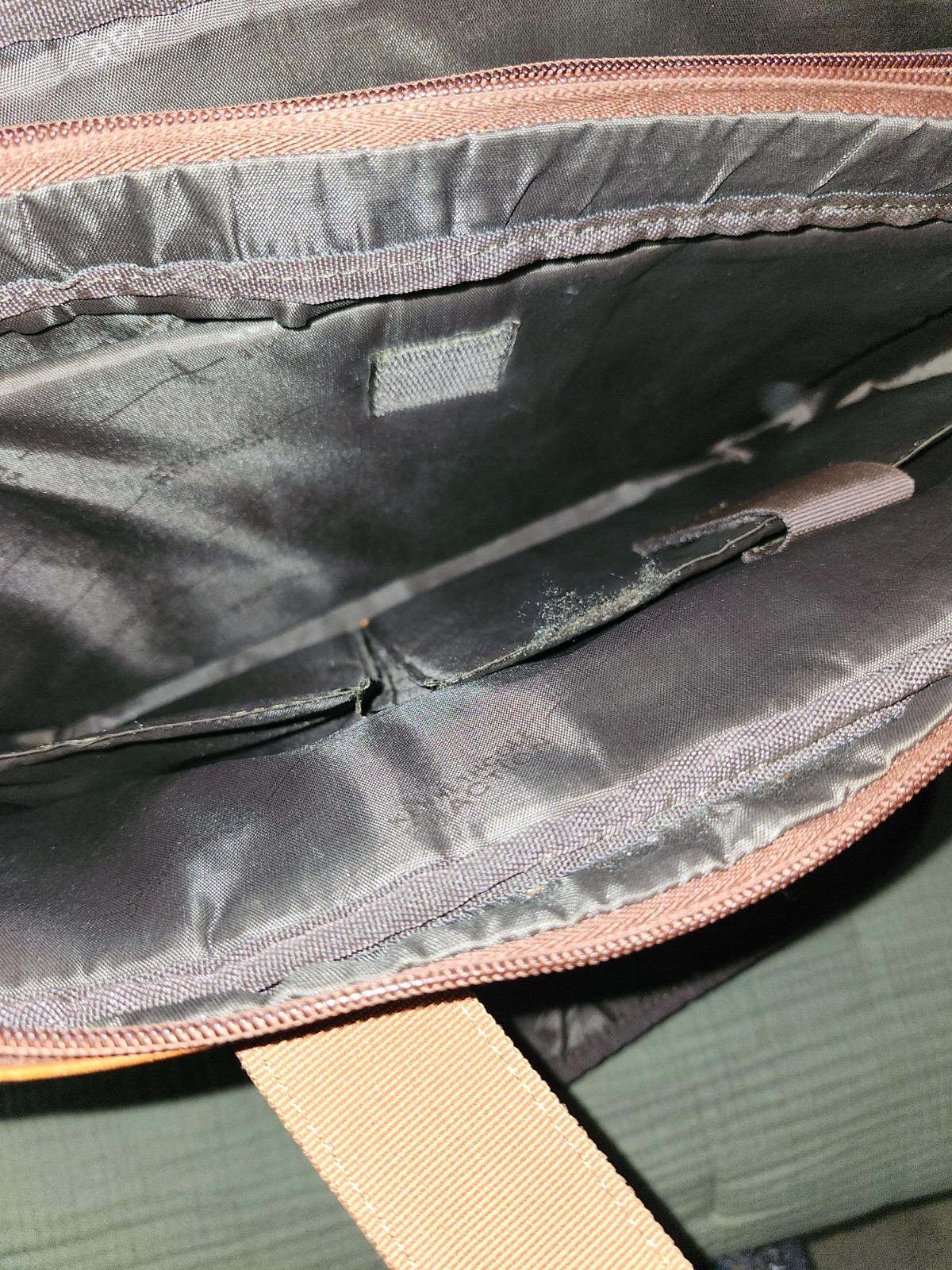 Kenneth Cole Reaction Leather Laptop Briefcase Messenger Bag Tan Brown