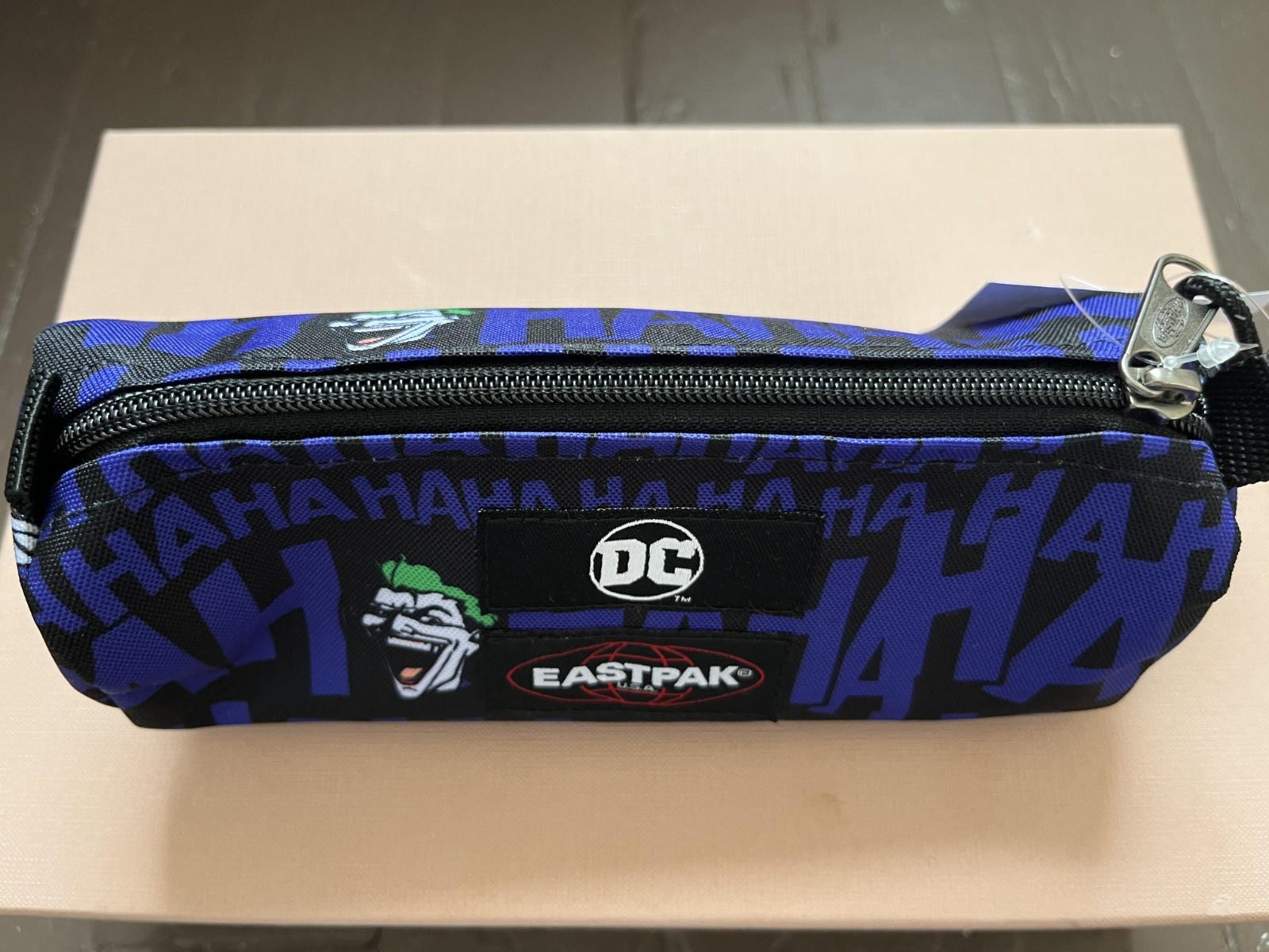 DC COMICS EASTPAK THE JOKER MULTI-BAG – NEW Batman Joker