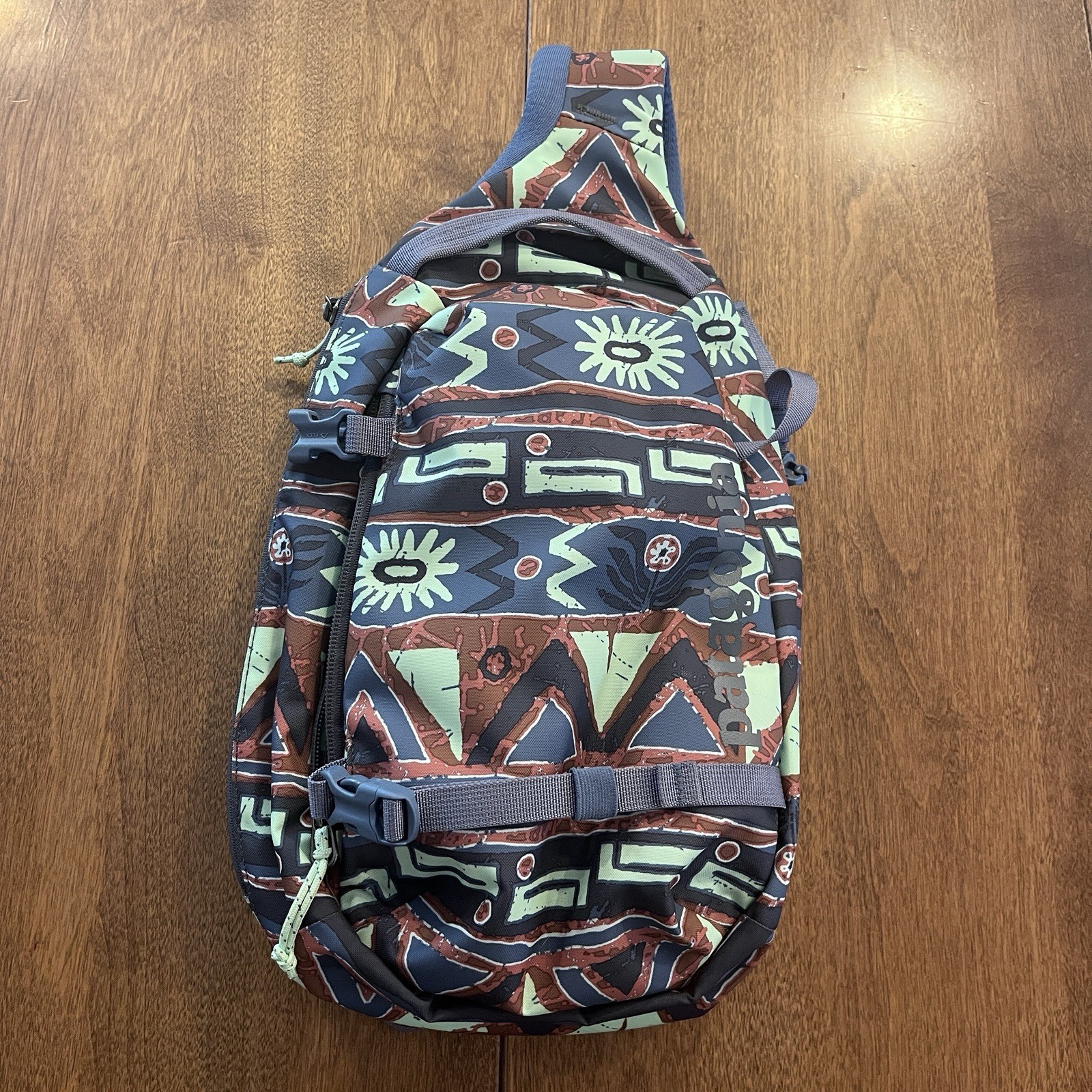 Patagonia Atom Sling 8L Bag Tribal Geometric Pattern Backpack Crossbody Blue