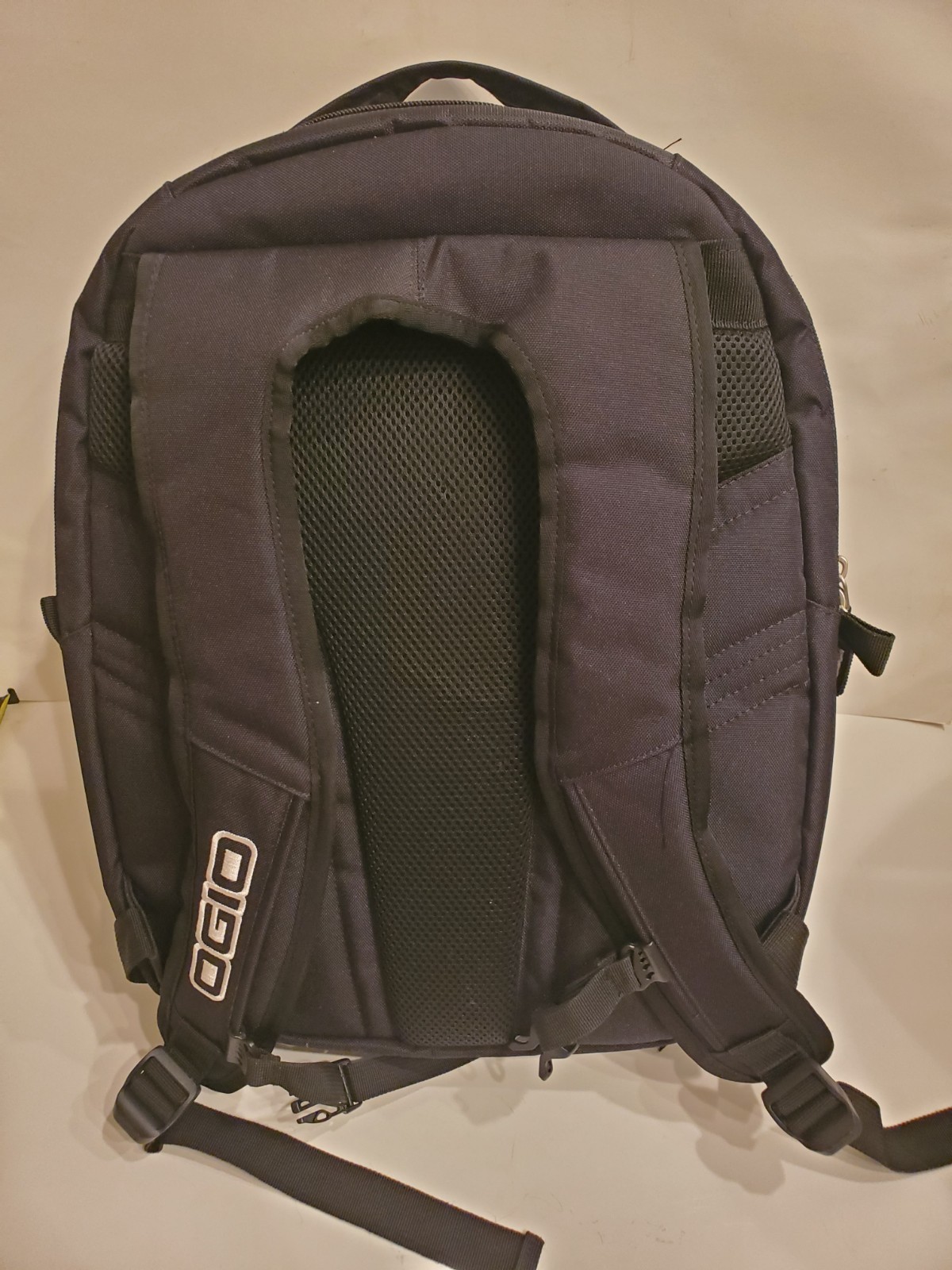 Ogio Backpack – Black 30 Padded Good Condition Laptop