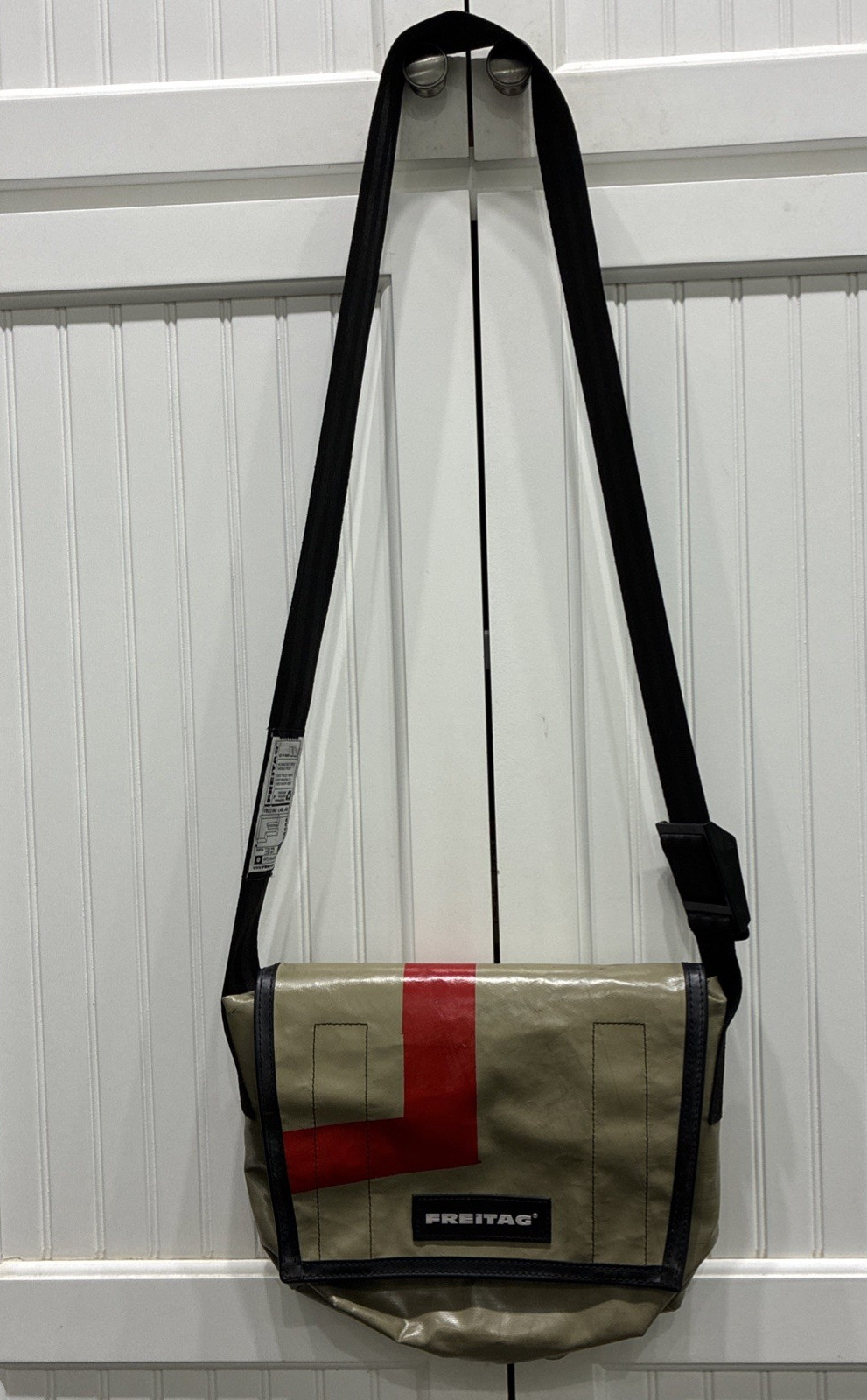 FREITAG Messenger Man Bag Beige G5.1 Greige Red Adjustable Strap Dragnet 12 x 10