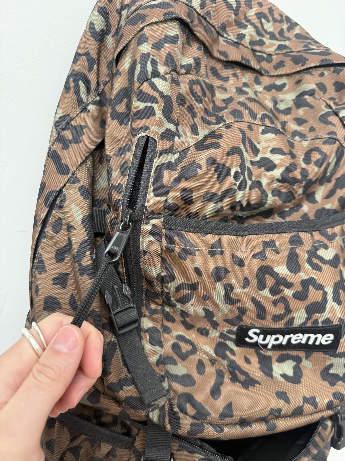 Supreme SS10 Leopard Camo Guide 28 Backpack / 10SS GUIDE 28 LEOPARD BACKPACK.