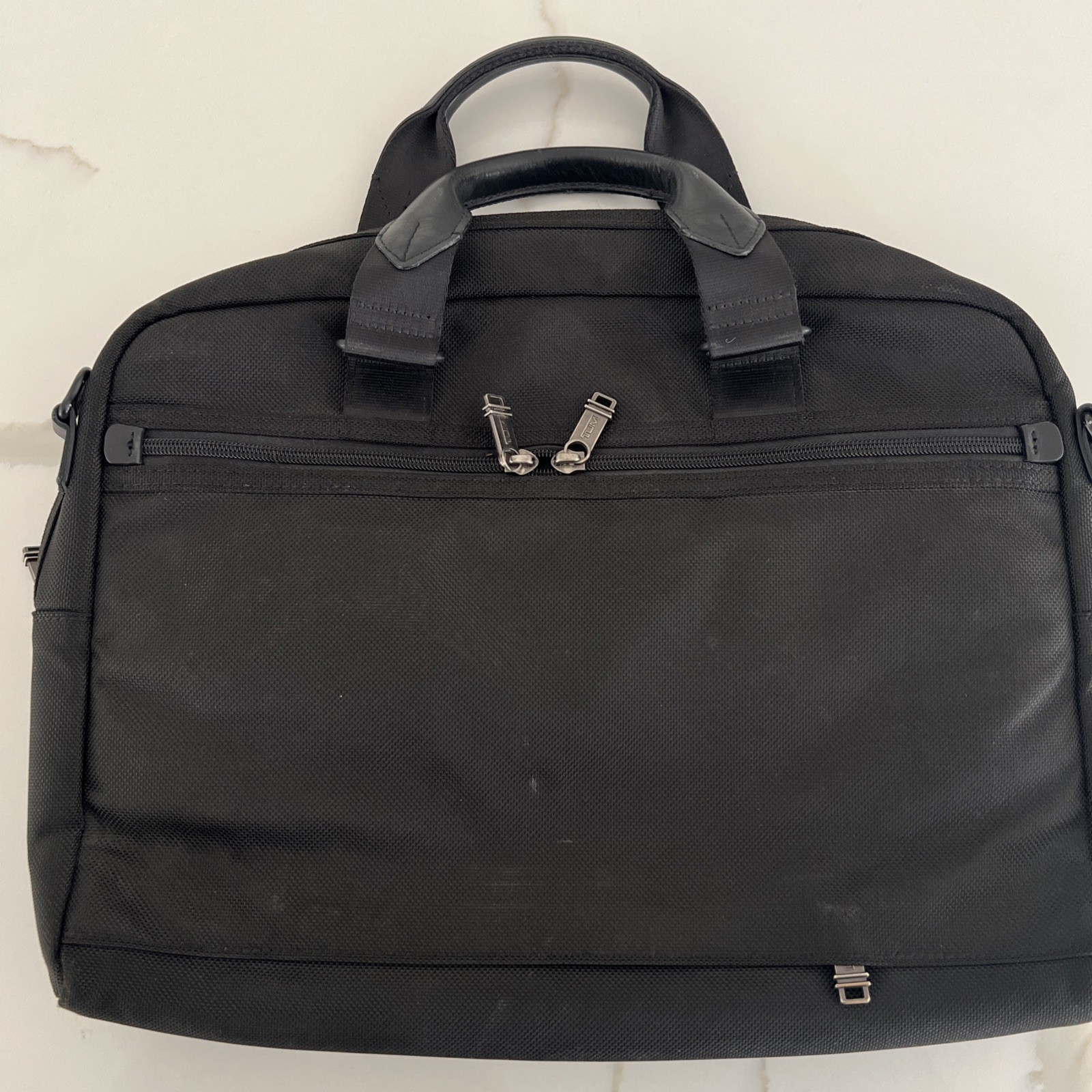 TUMI Alpha Bravo Academy Briefcase Zip Black Men’s Excellent Condition!