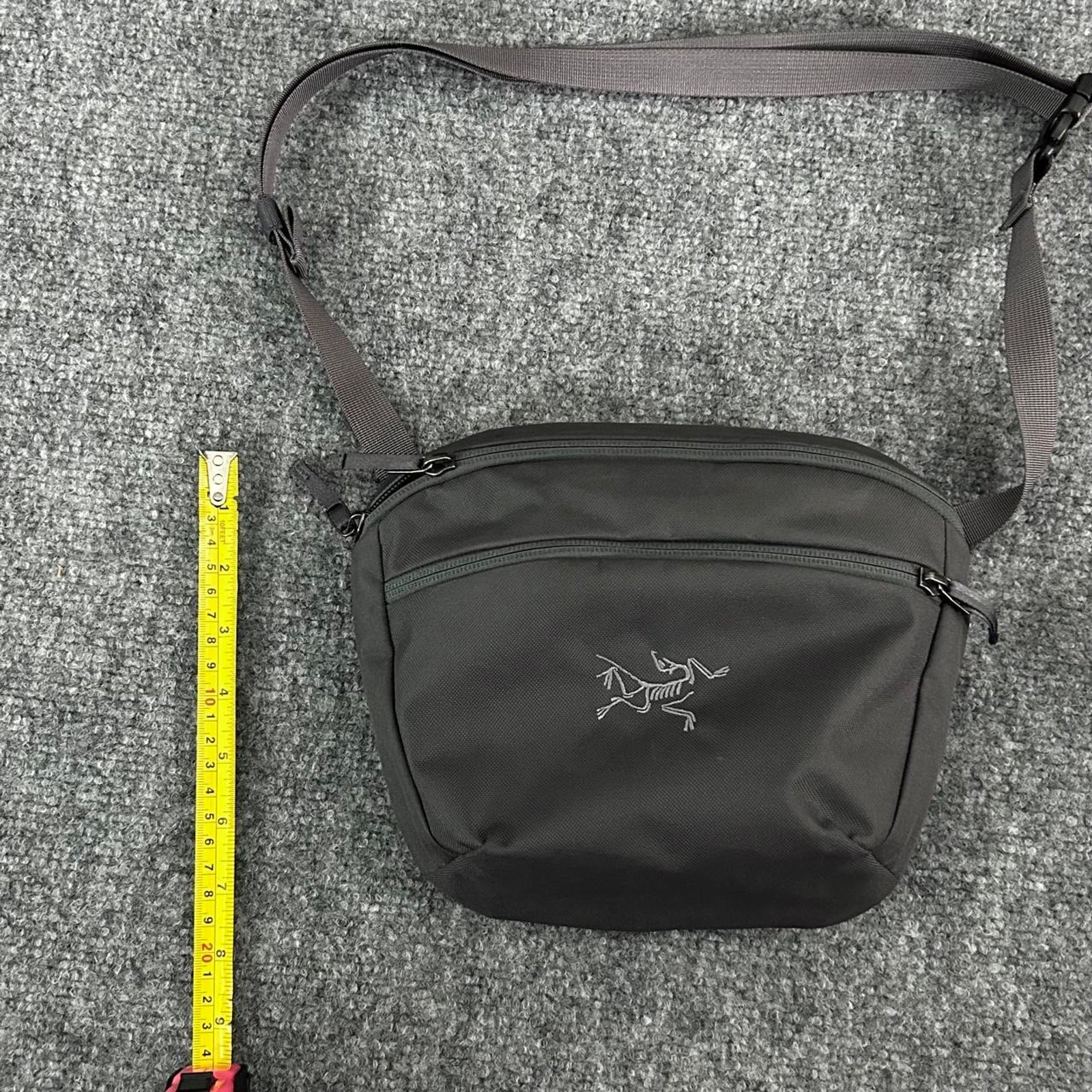 Arc’teryx Mantis 2 Waist Pack Graphite Grey Crossbody Bag