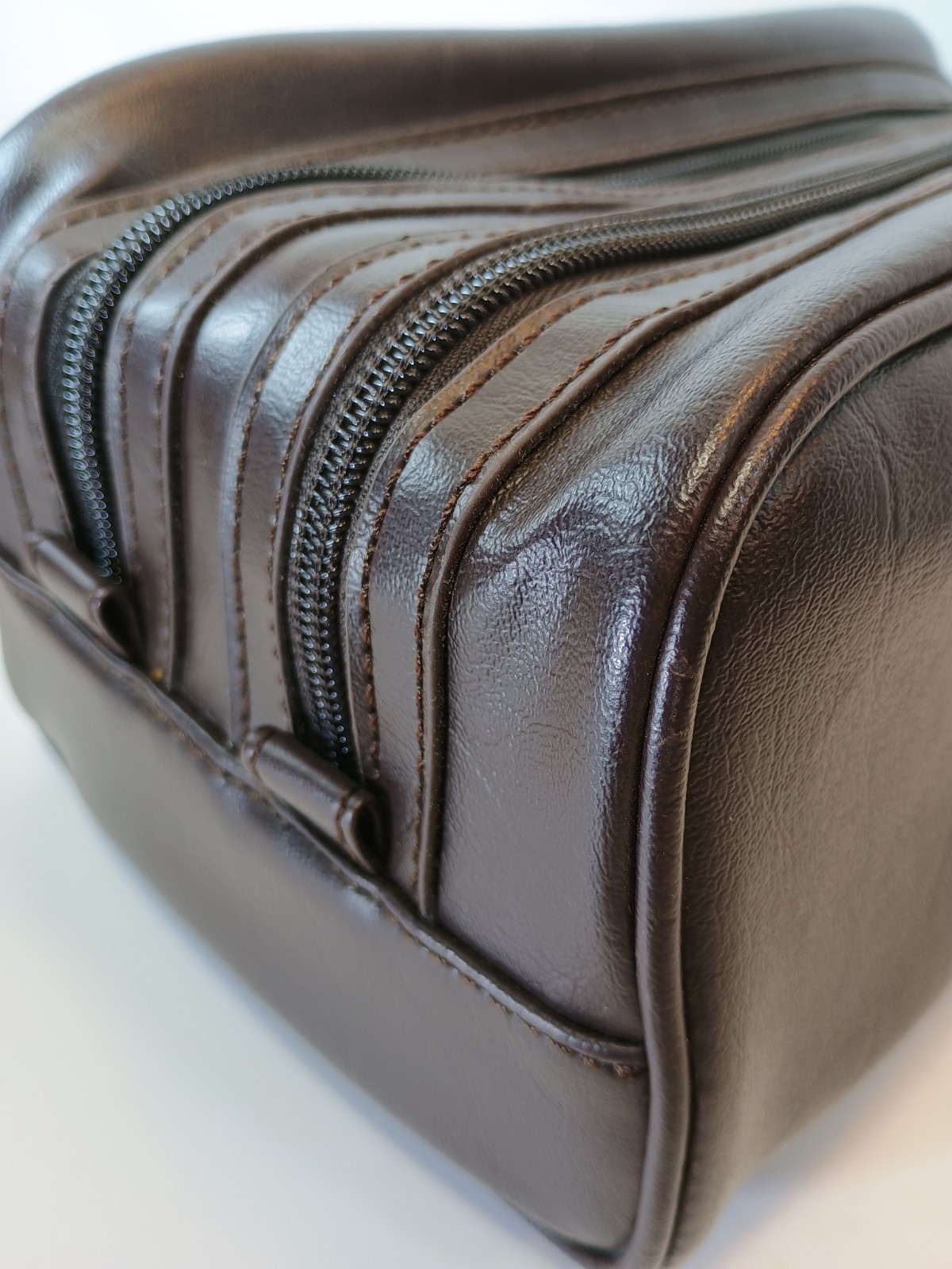 Kenneth Cole Reaction Case Travel Bag Brown NEW 559781N