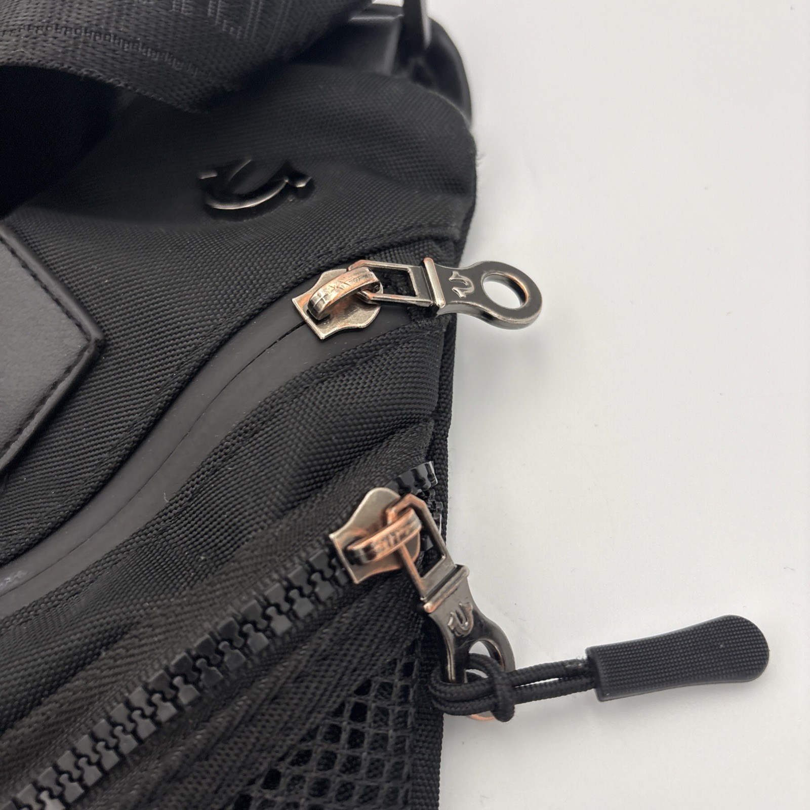 True Religion Men’s Sarge Triangle Harness Bag Black Excellent condition