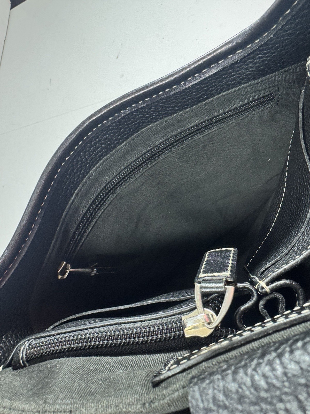 cole haan leather messenger bag Flap Over Black 15x10x3 New Without Tags (80)